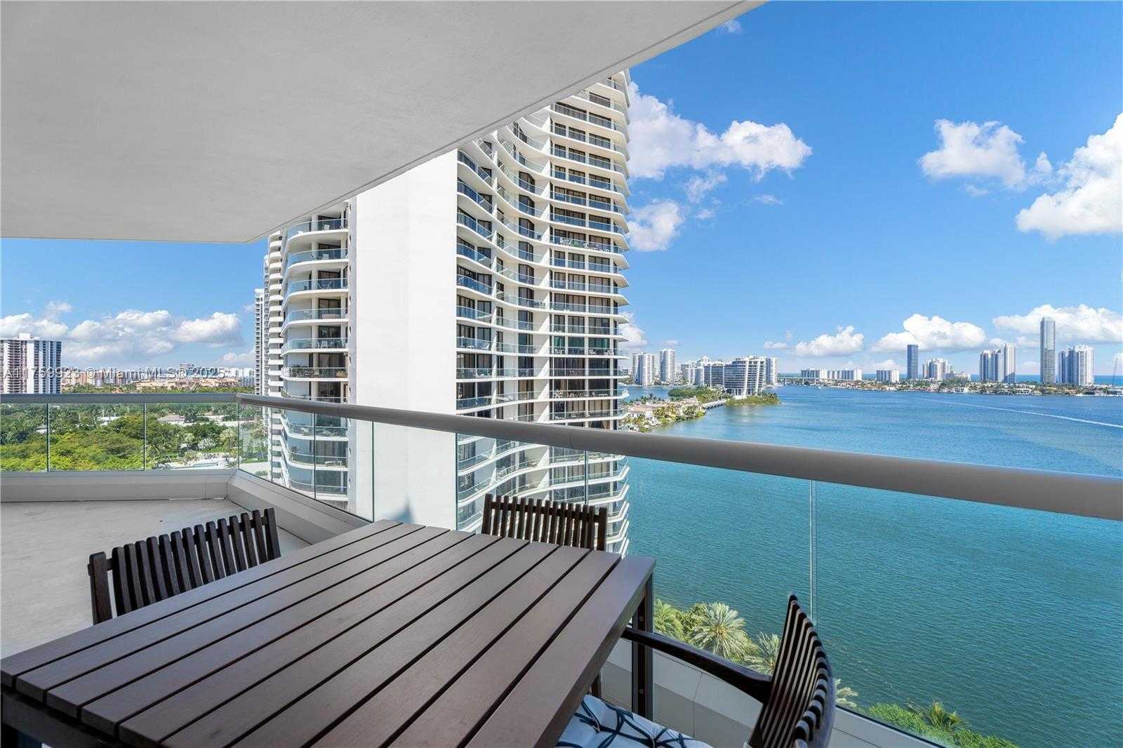 Small Image of 2600 ISLAND BLVD #1605, Aventura Number 24