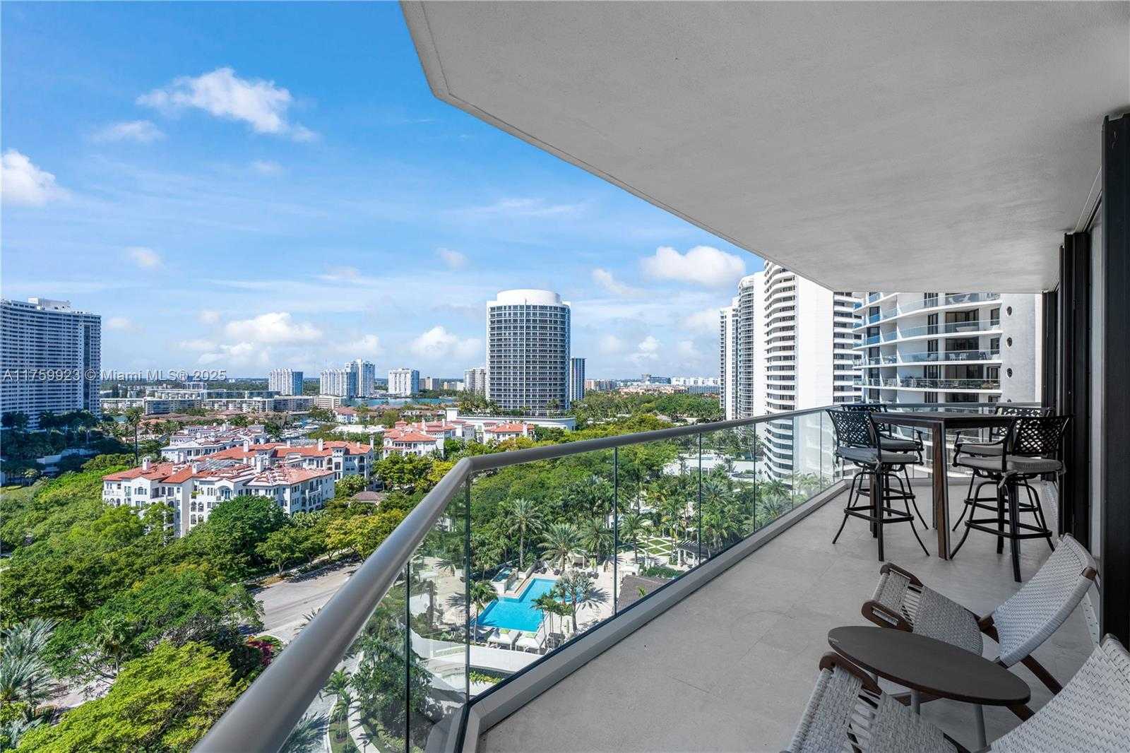 Small Image of 2600 ISLAND BLVD #1605, Aventura Number 25