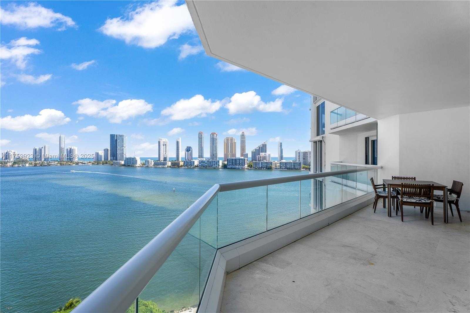 Small Image of 2600 ISLAND BLVD #1605, Aventura Number 28