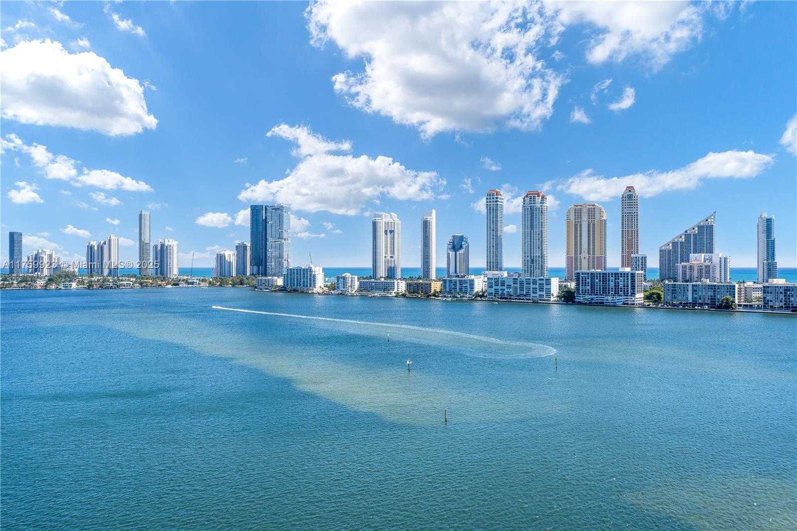 Small Image of 2600 ISLAND BLVD #1605, Aventura Number 35