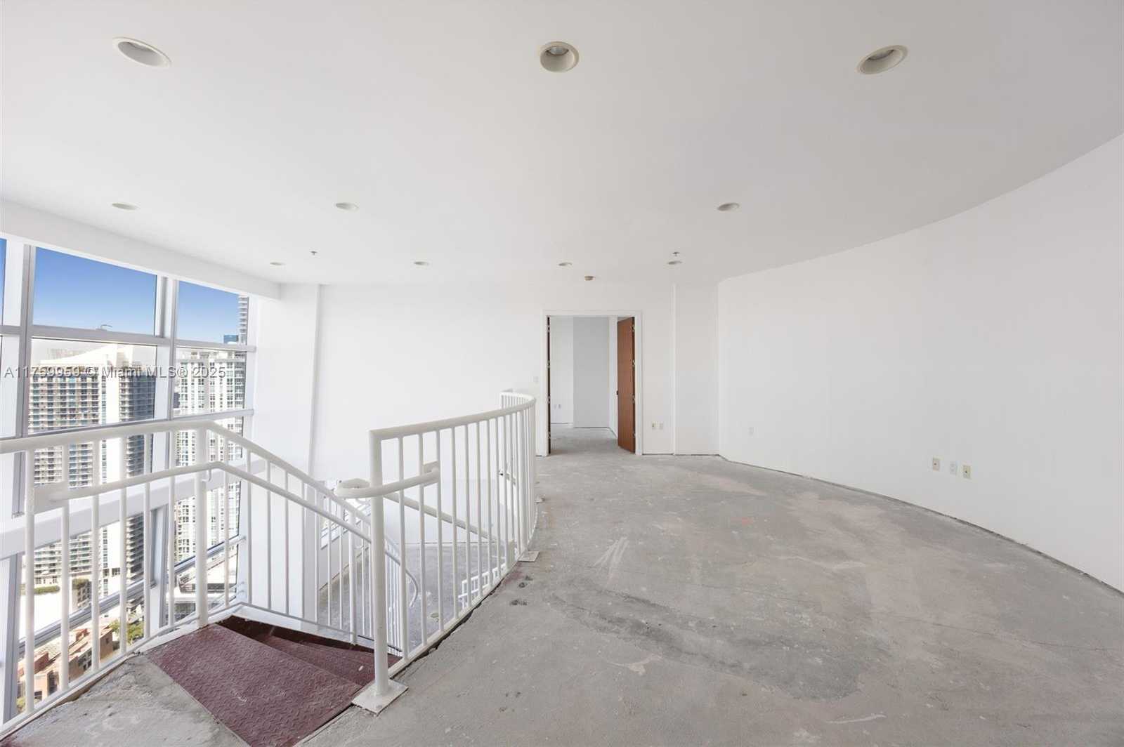 Small Image of 1395 BRICKELL AVE #3402, Miami Number 6