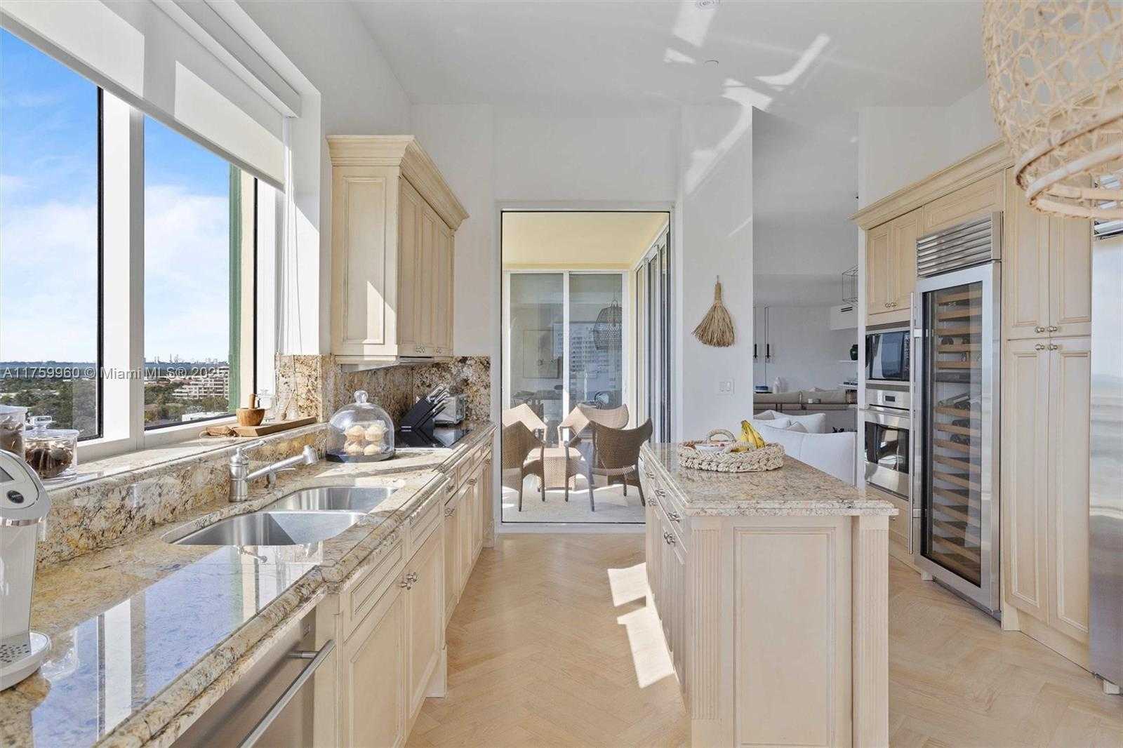 Small Image of 445 GRAND BAY DR #1210, Key Biscayne Number 23