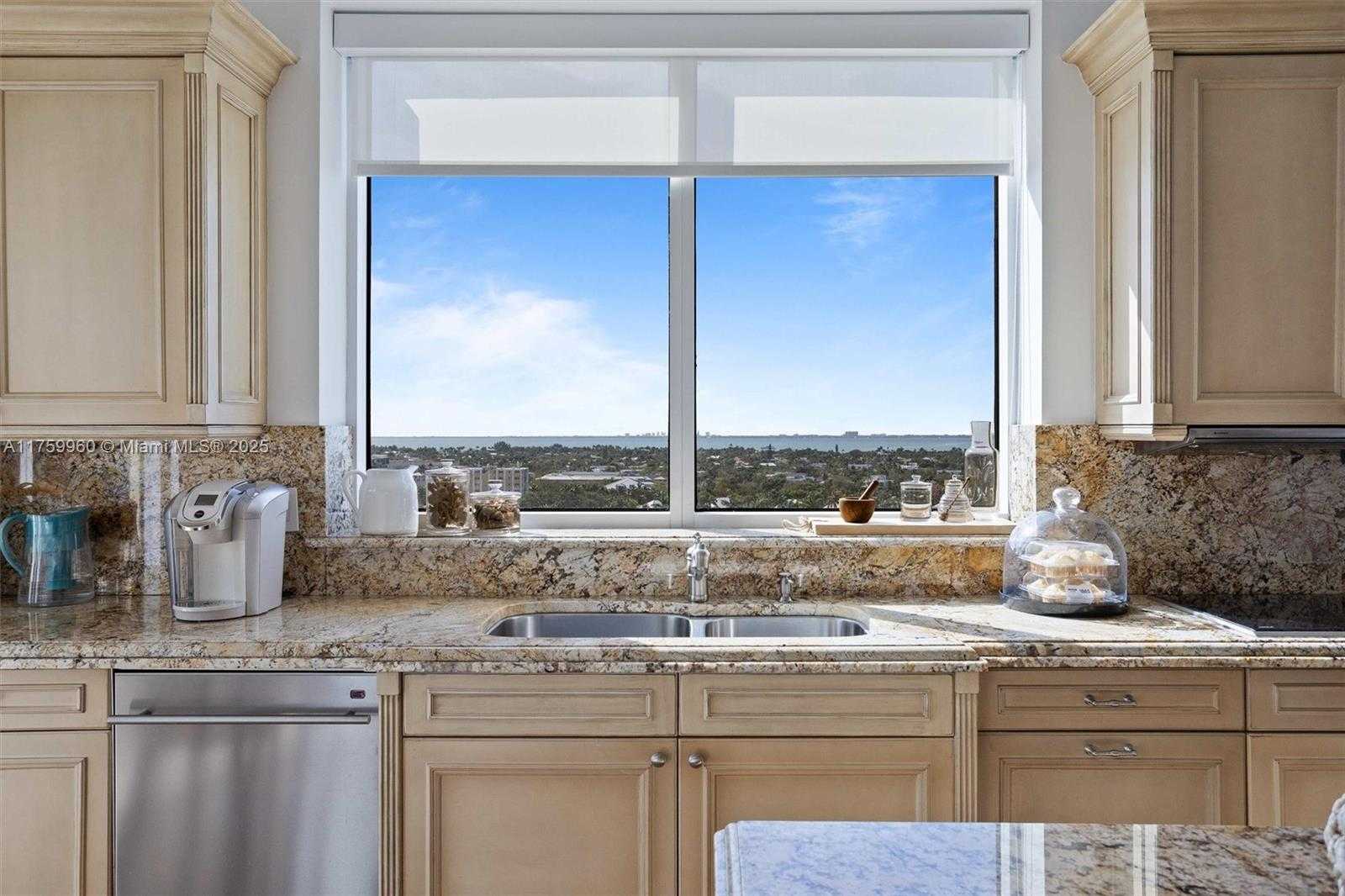 Small Image of 445 GRAND BAY DR #1210, Key Biscayne Number 24