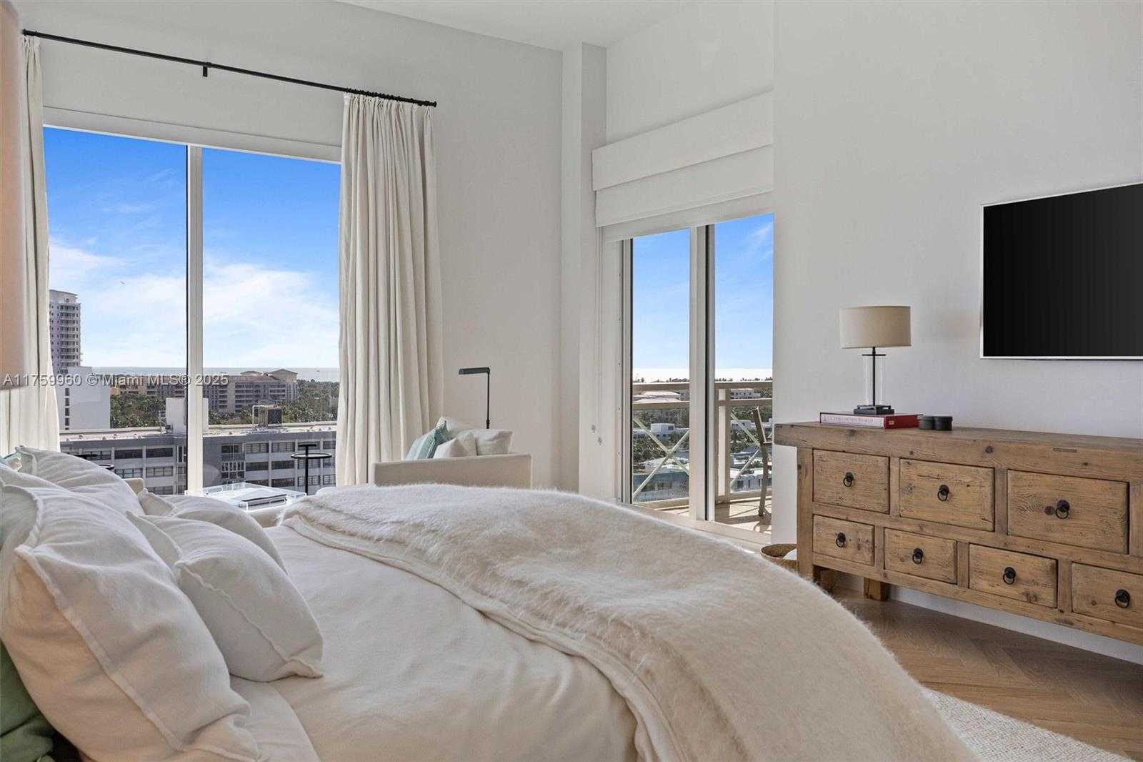 Small Image of 445 GRAND BAY DR #1210, Key Biscayne Number 30