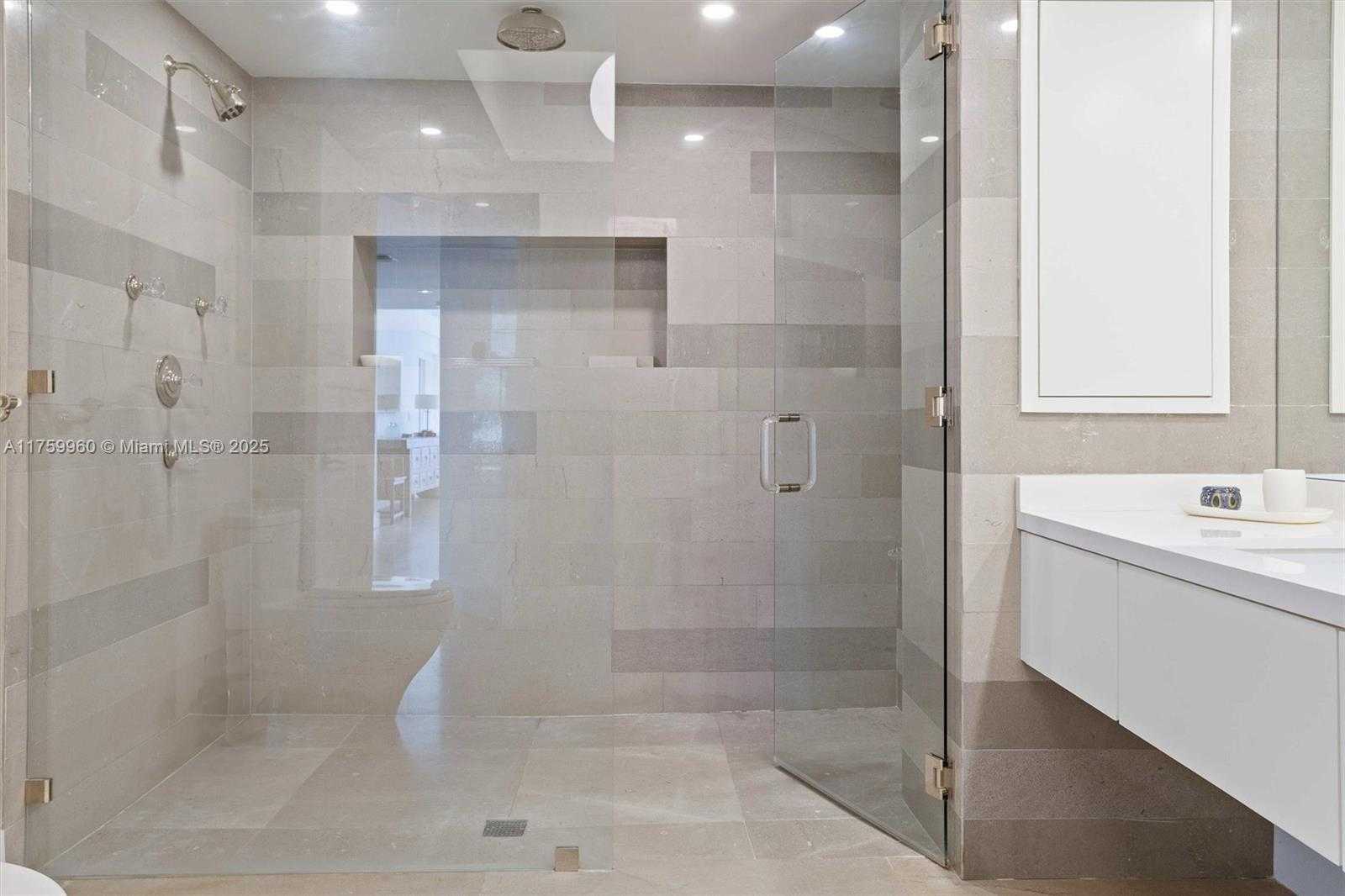 Small Image of 445 GRAND BAY DR #1210, Key Biscayne Number 39
