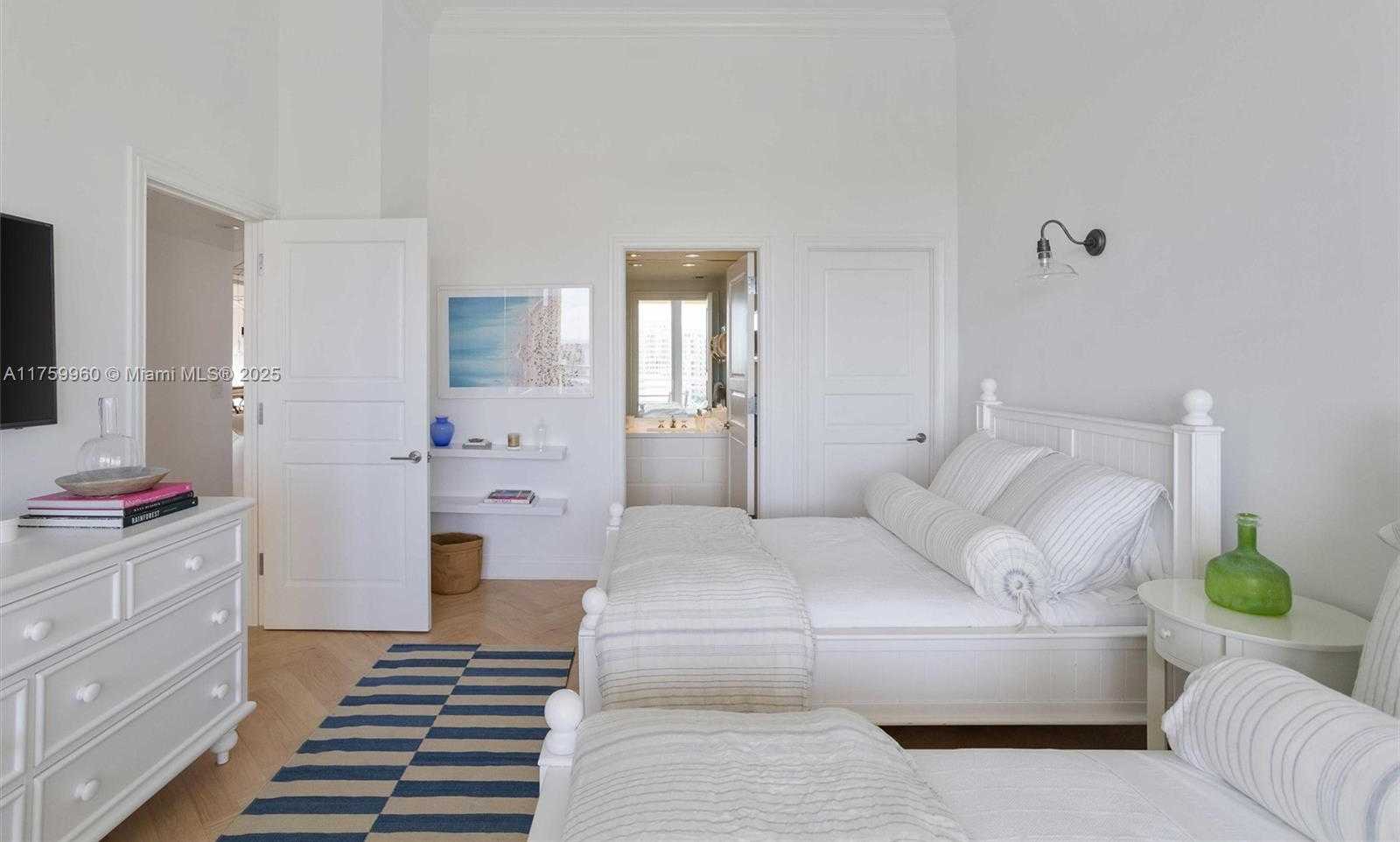 Small Image of 445 GRAND BAY DR #1210, Key Biscayne Number 46