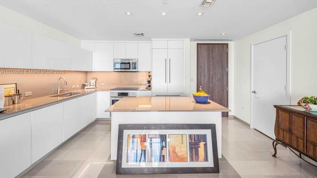 Small Image of 68 SOUTH EAST 6TH ST #1710, Miami Number 7