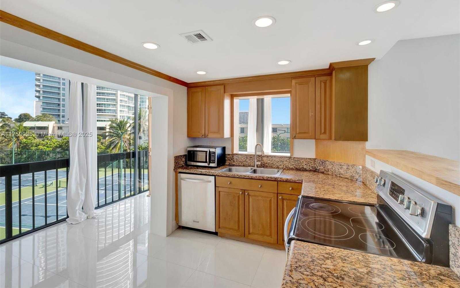 Small Image of 2333 BRICKELL AVE #305, Miami Number 15