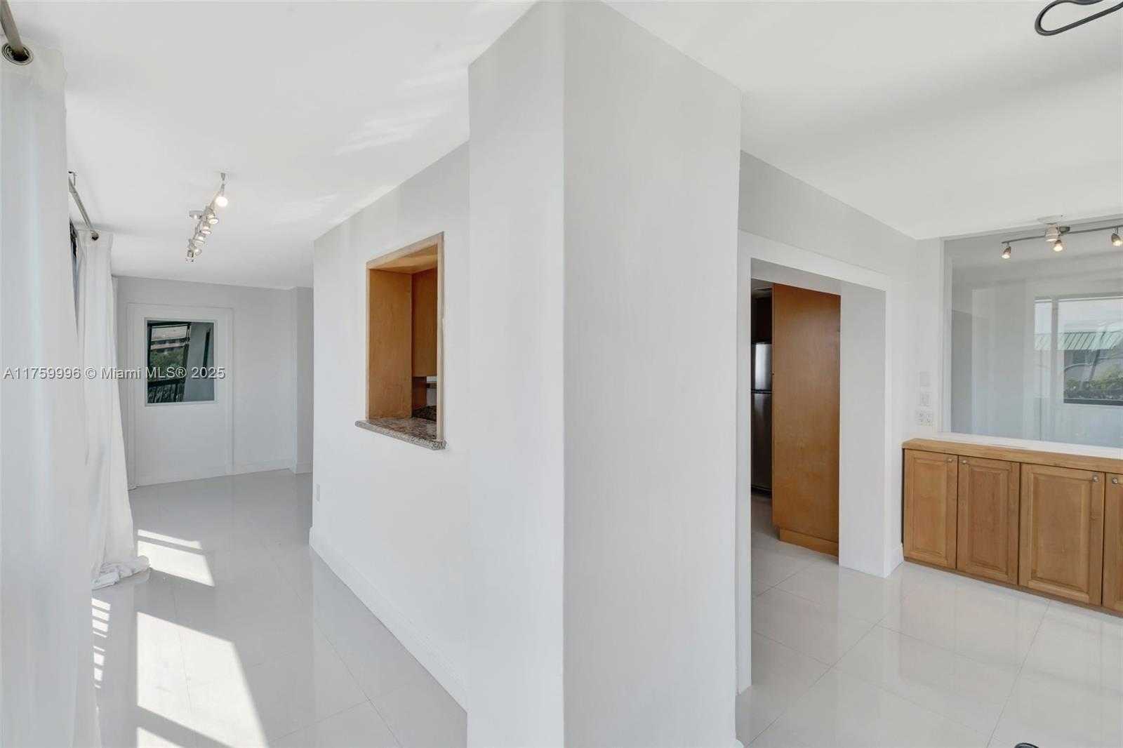 Small Image of 2333 BRICKELL AVE #305, Miami Number 17