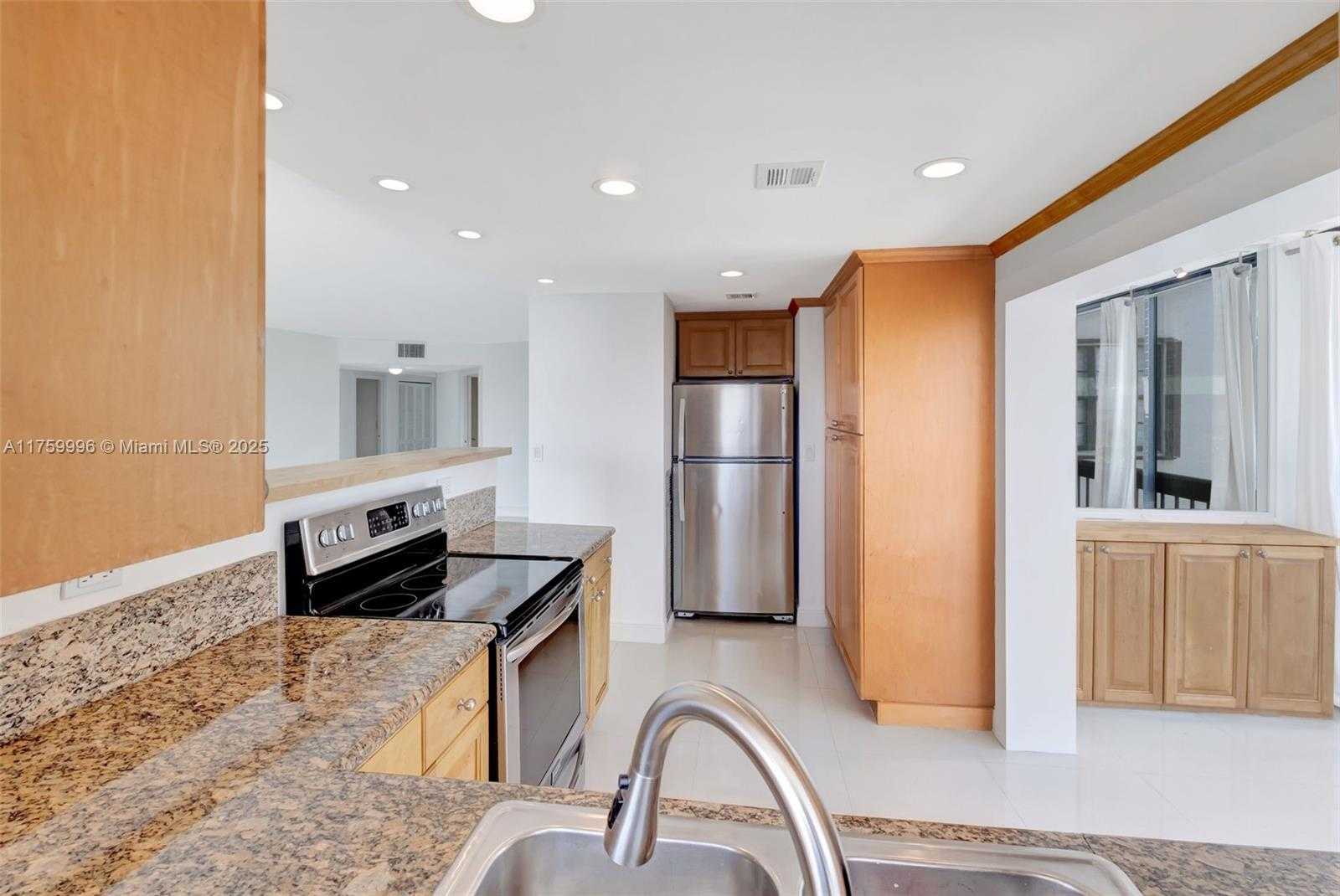 Small Image of 2333 BRICKELL AVE #305, Miami Number 18