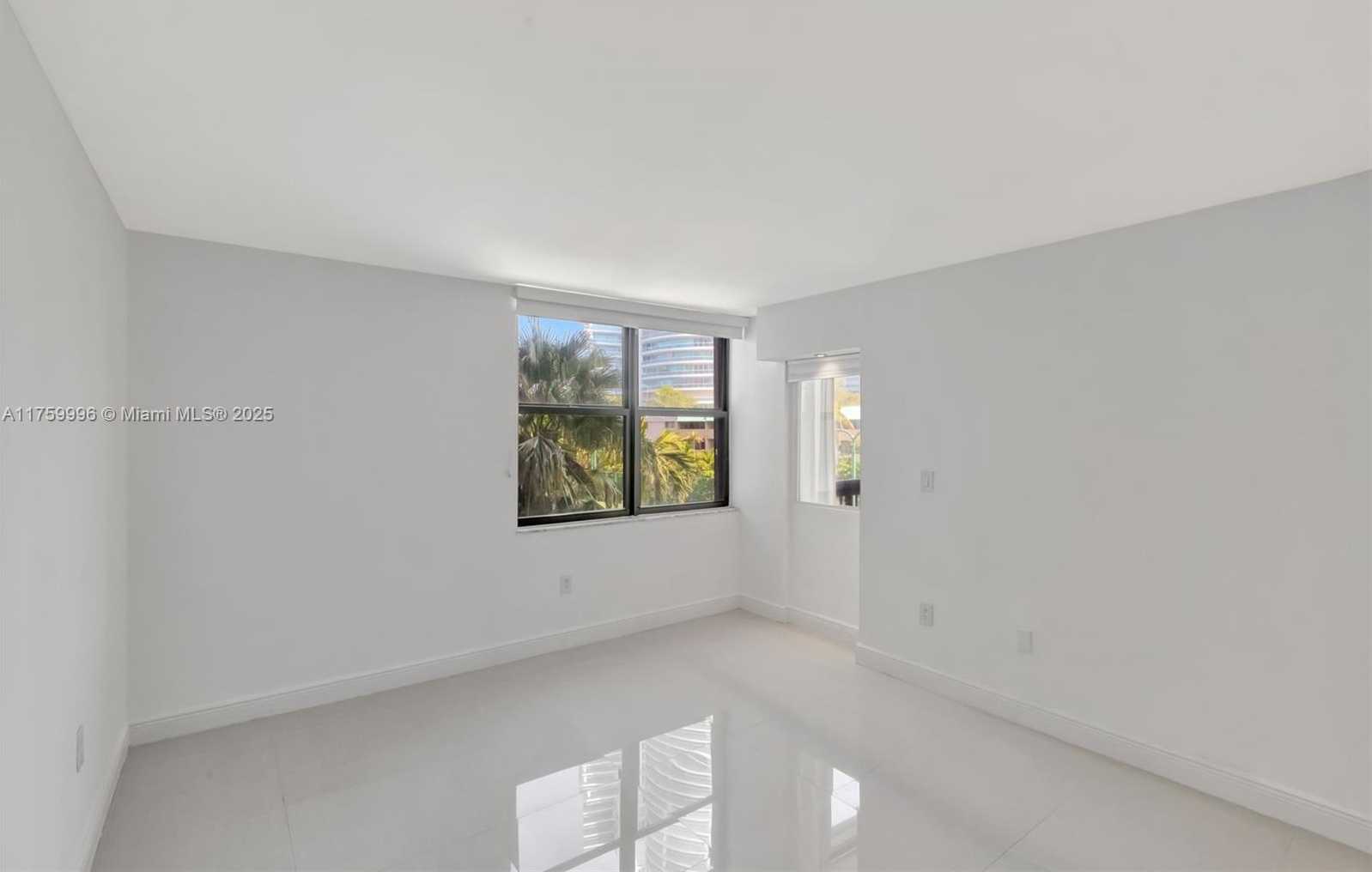 Small Image of 2333 BRICKELL AVE #305, Miami Number 28