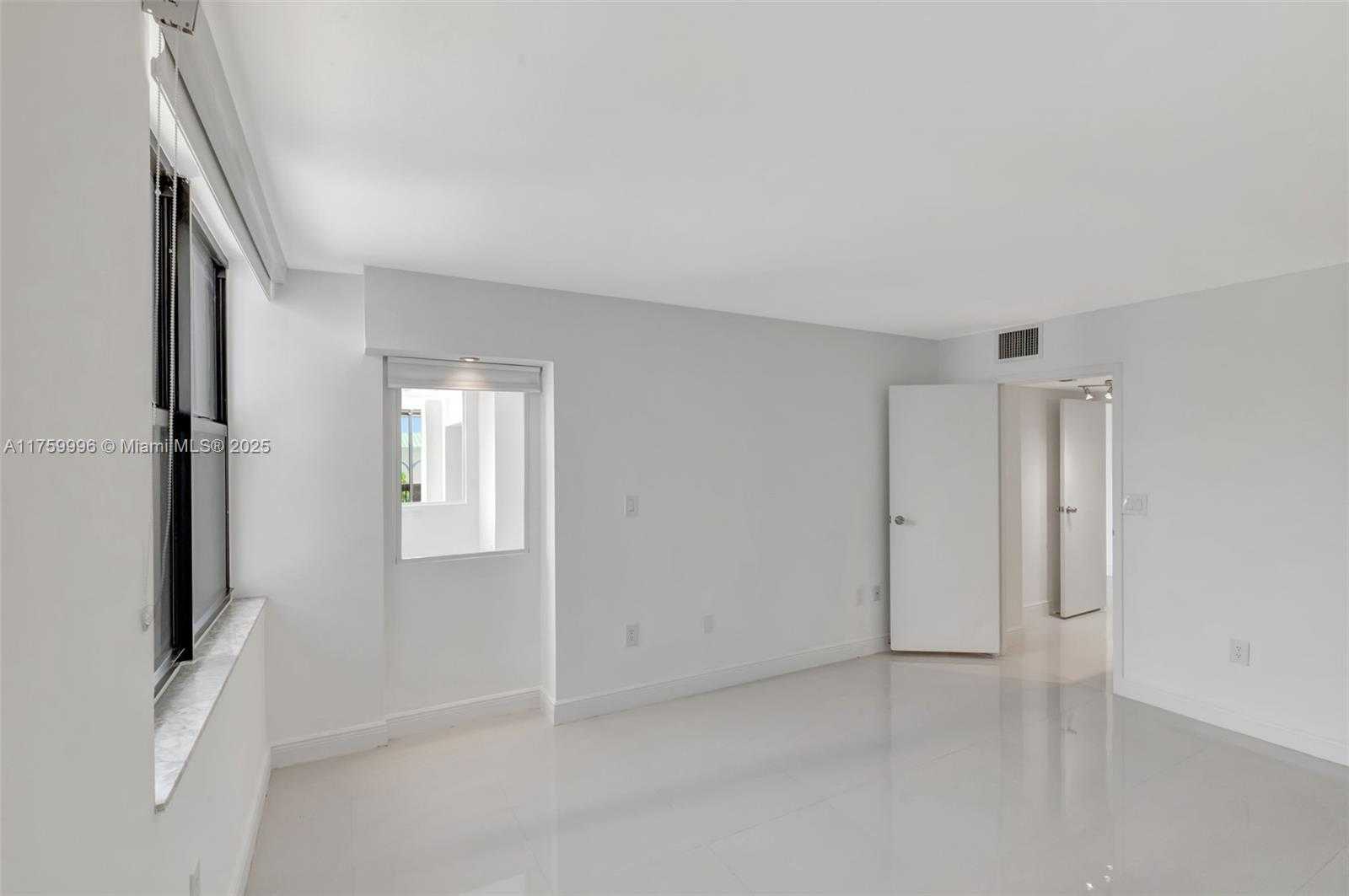 Small Image of 2333 BRICKELL AVE #305, Miami Number 29