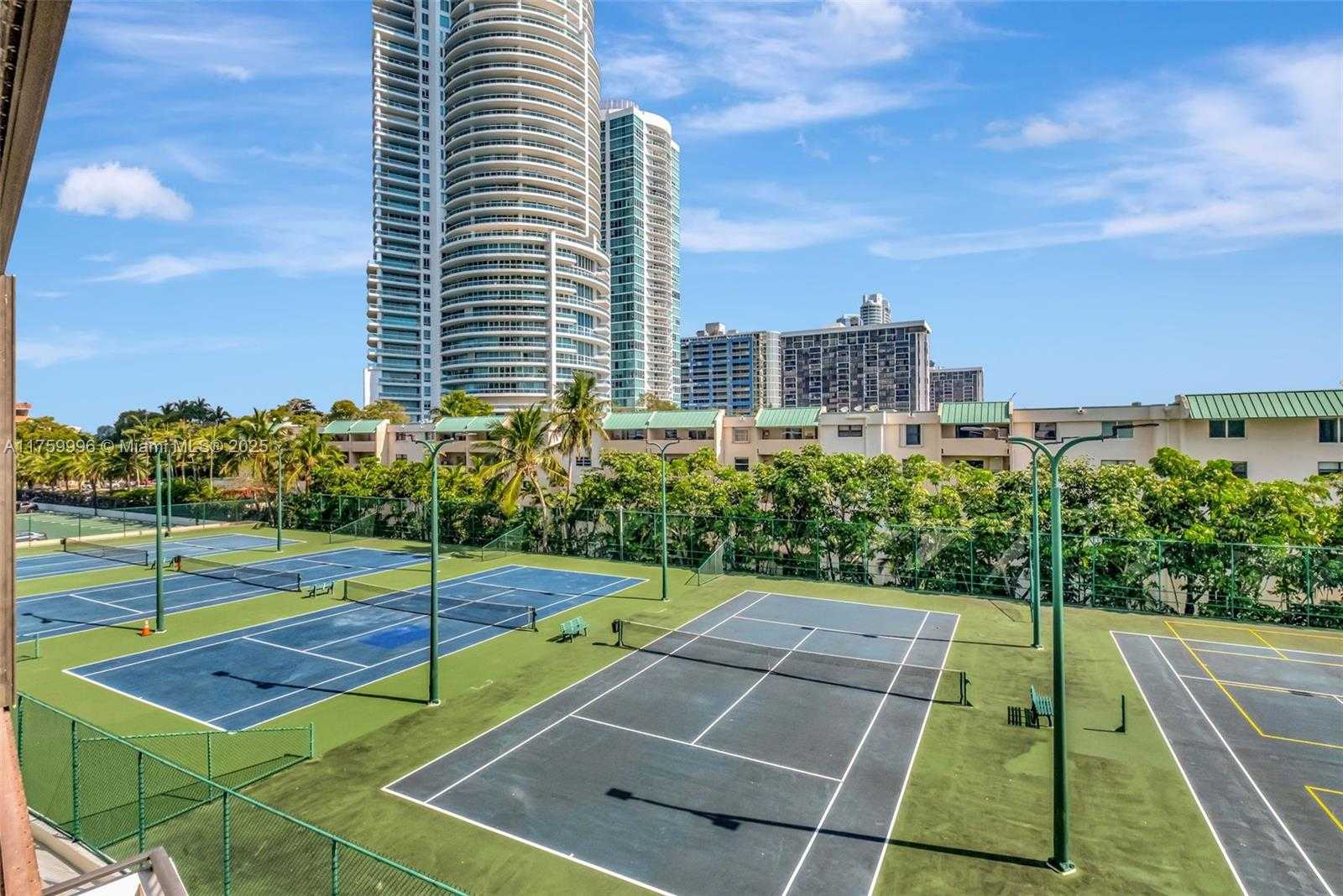 Small Image of 2333 BRICKELL AVE #305, Miami Number 33