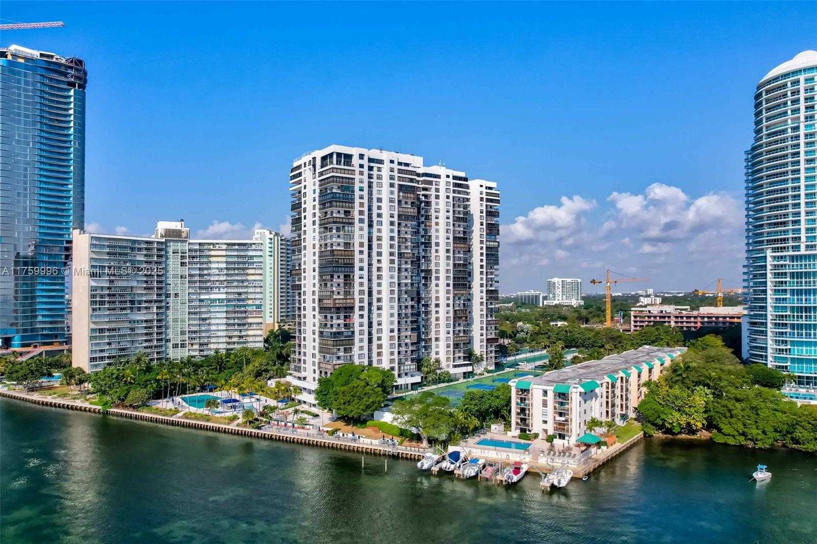 Small Image of 2333 BRICKELL AVE #305, Miami Number 48