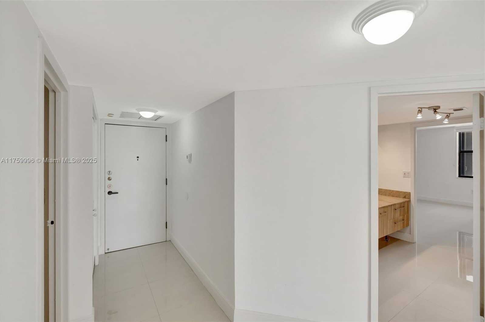 Small Image of 2333 BRICKELL AVE #305, Miami Number 7