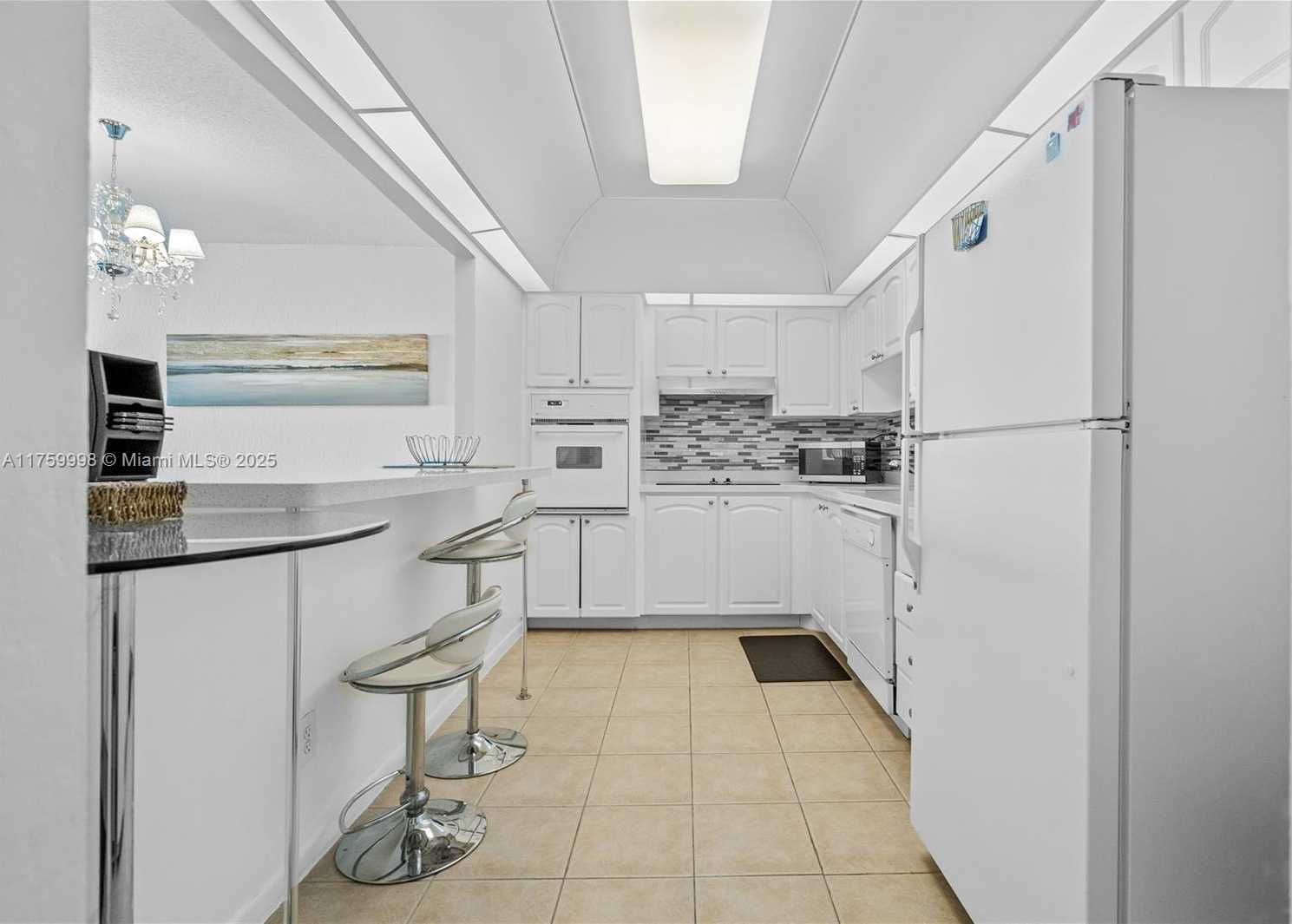 Small Image of 19370 COLLINS AVE #614, Sunny Isles Beach Number 11