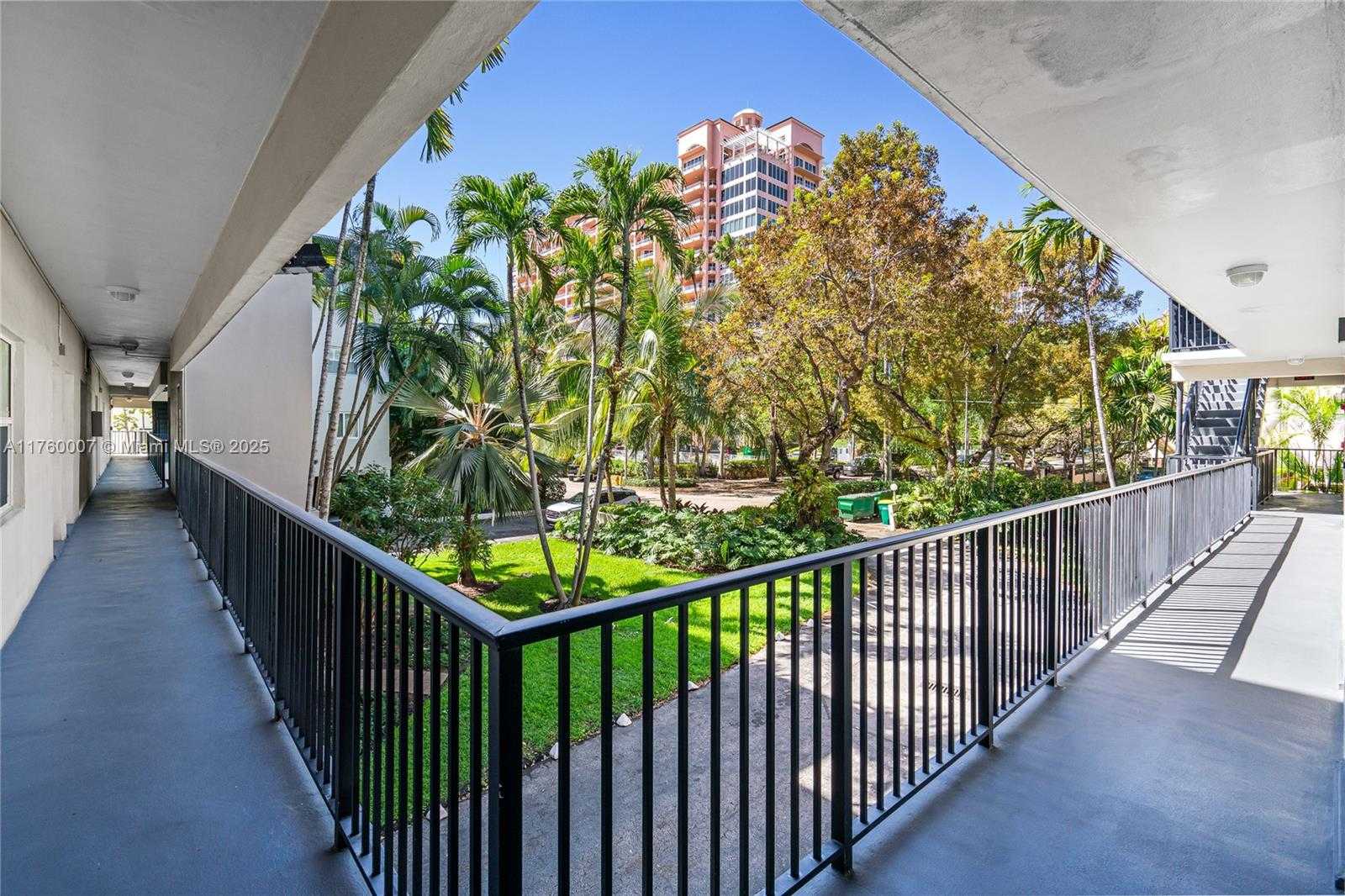Small Image of 6815 EDGEWATER DR #104, Coral Gables Number 37