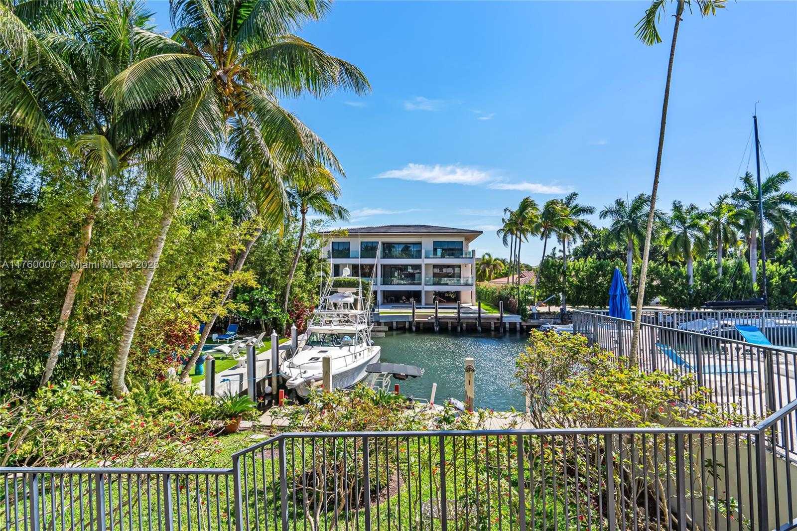 Small Image of 6815 EDGEWATER DR #104, Coral Gables Number 41