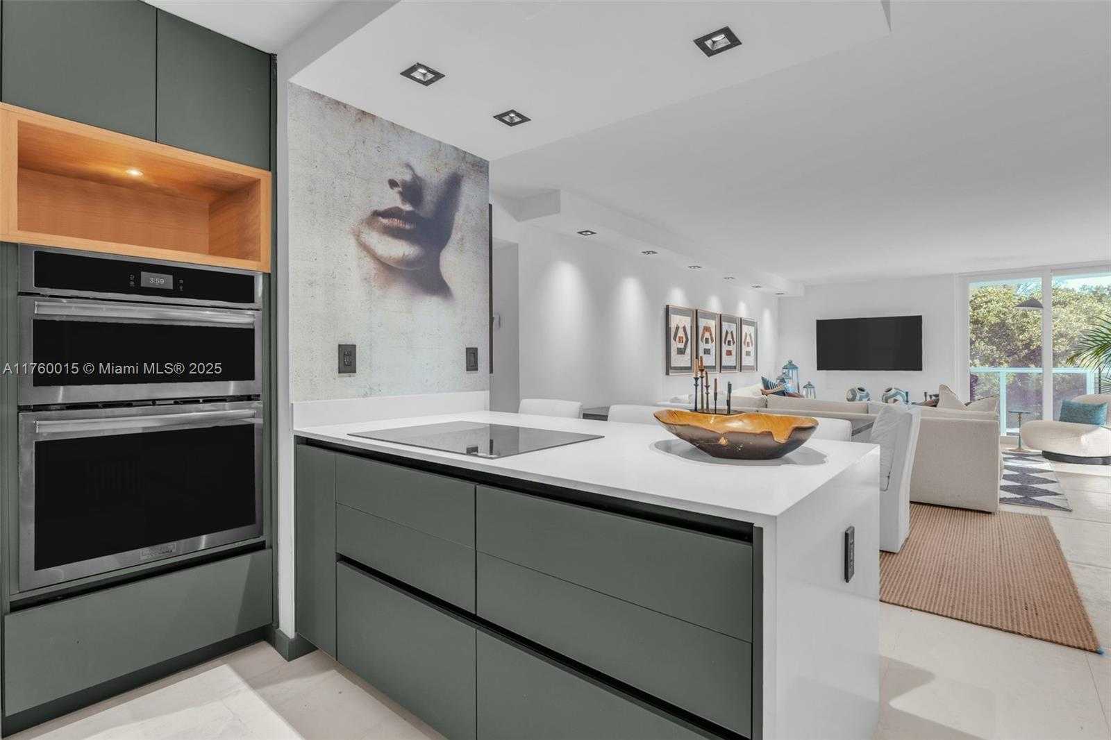 Small Image of 100 BAYVIEW DR #216, Sunny Isles Beach Number 10