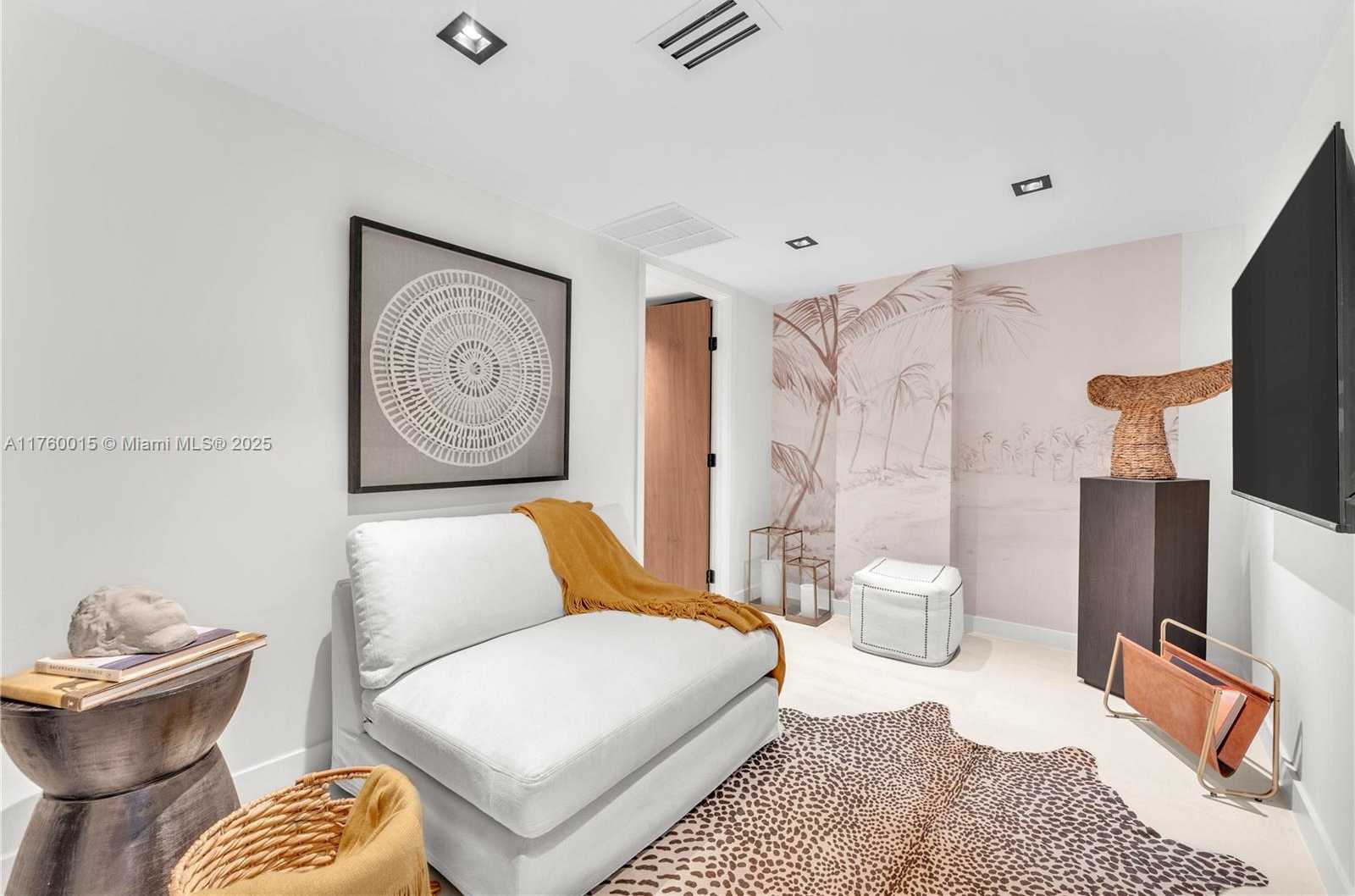 Small Image of 100 BAYVIEW DR #216, Sunny Isles Beach Number 13