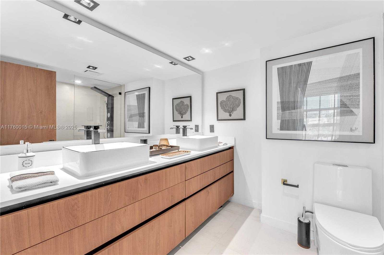 Small Image of 100 BAYVIEW DR #216, Sunny Isles Beach Number 16