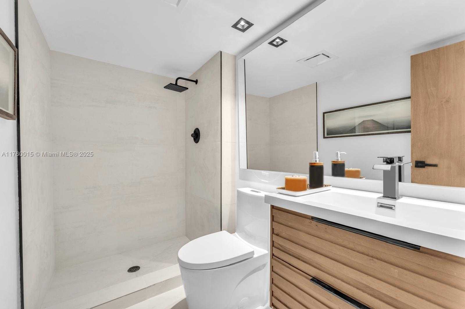 Small Image of 100 BAYVIEW DR #216, Sunny Isles Beach Number 19