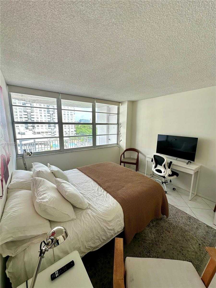 Small Image of 18071 BISCAYNE BLVD #604, Aventura Number 10