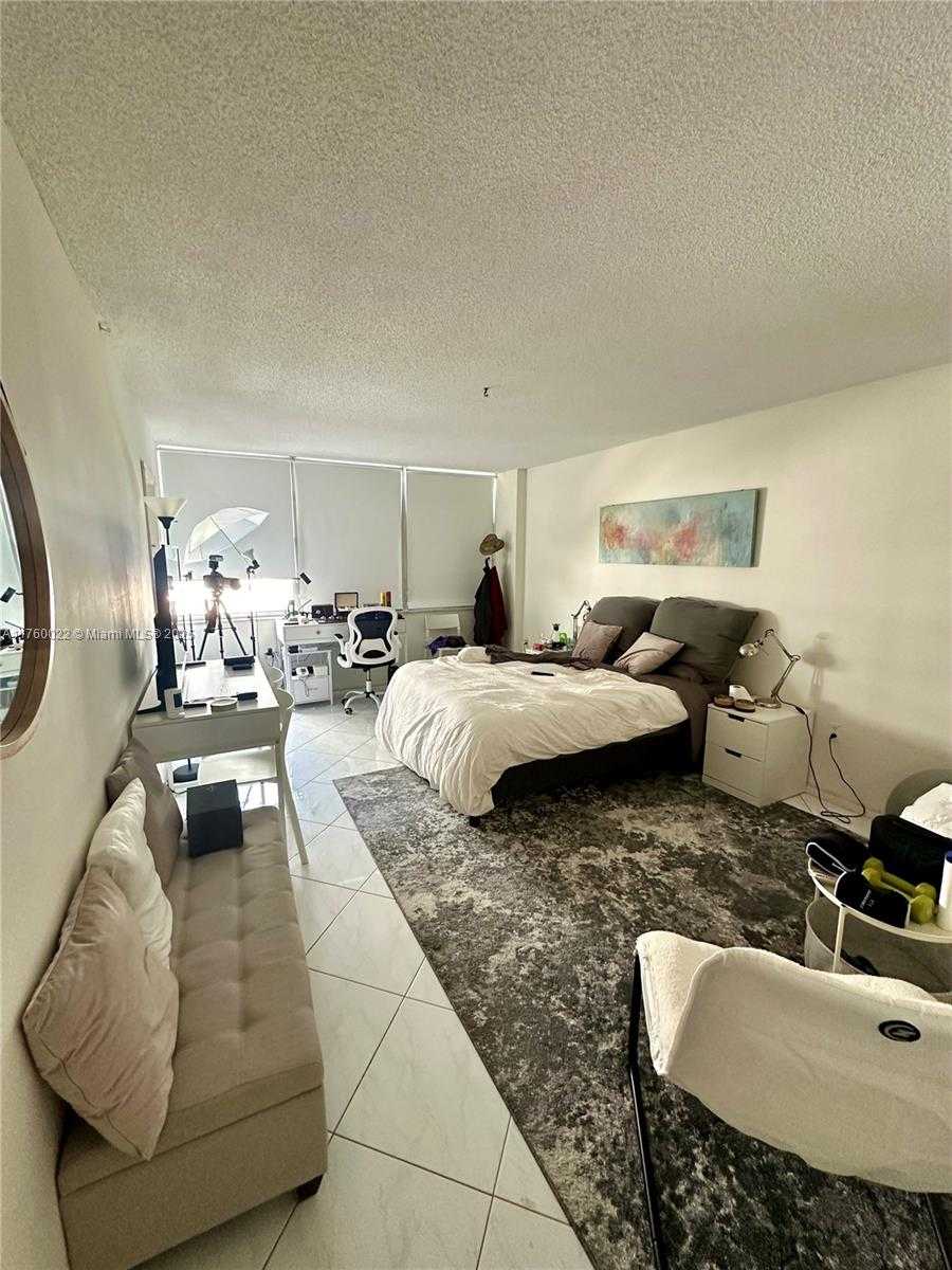 Small Image of 18071 BISCAYNE BLVD #604, Aventura Number 11