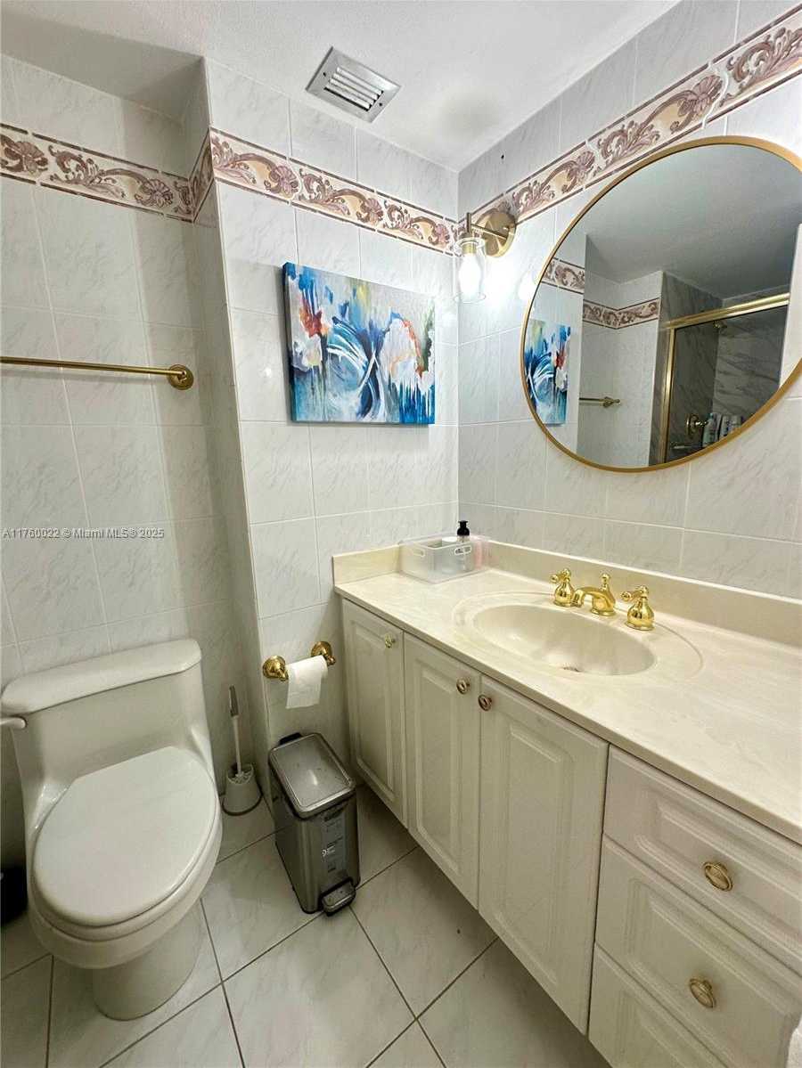 Small Image of 18071 BISCAYNE BLVD #604, Aventura Number 8