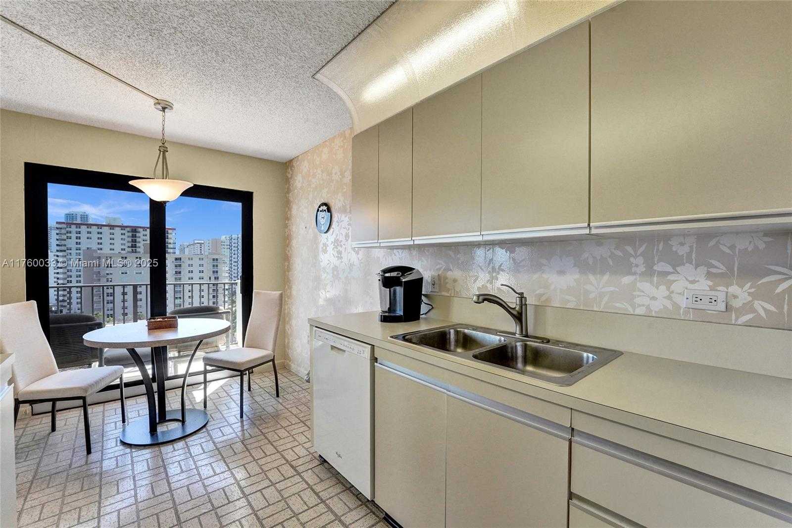 Small Image of 1201 SOUTH OCEAN DR #908S, Hollywood Number 15