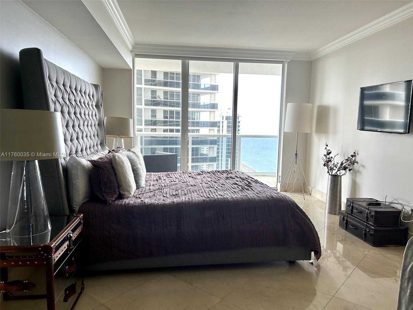 Small Image of 1830 SOUTH OCEAN DR #2408, Hallandale Beach Number 25