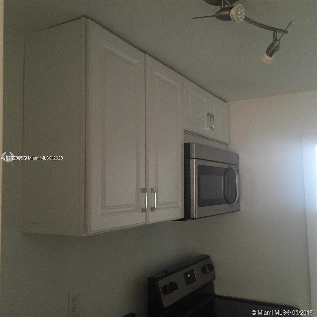 Small Image of 918 JEFFERSON AVE #2, Miami Beach Number 3