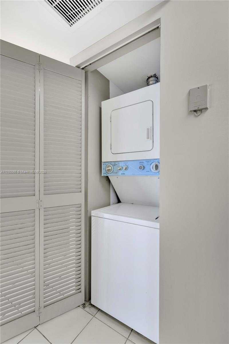 Small Image of 6767 COLLINS AVE #707, Miami Beach Number 11