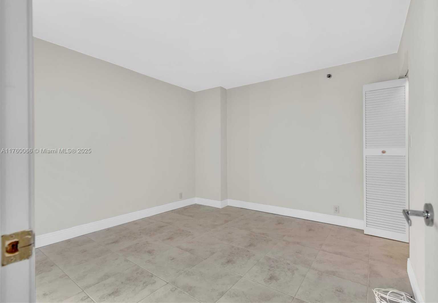 Small Image of 6767 COLLINS AVE #707, Miami Beach Number 12