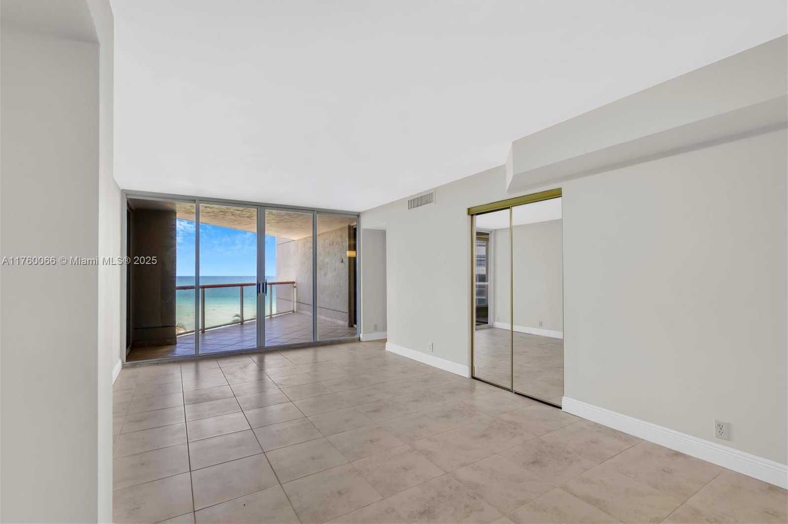 Small Image of 6767 COLLINS AVE #707, Miami Beach Number 3