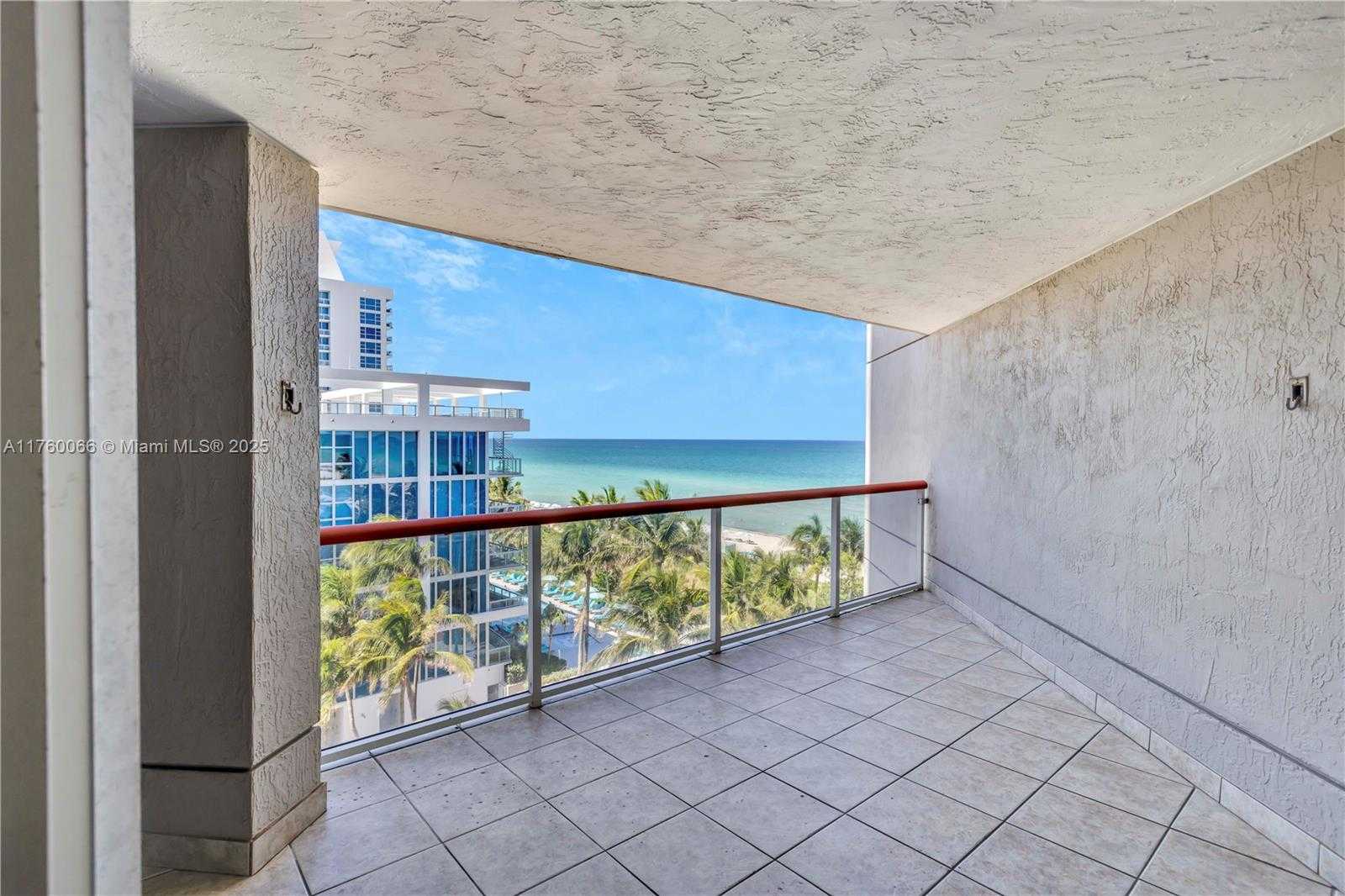 Small Image of 6767 COLLINS AVE #707, Miami Beach Number 4