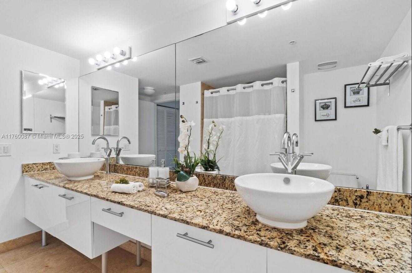Small Image of 41 SOUTH EAST 5TH ST #2210, Miami Number 14