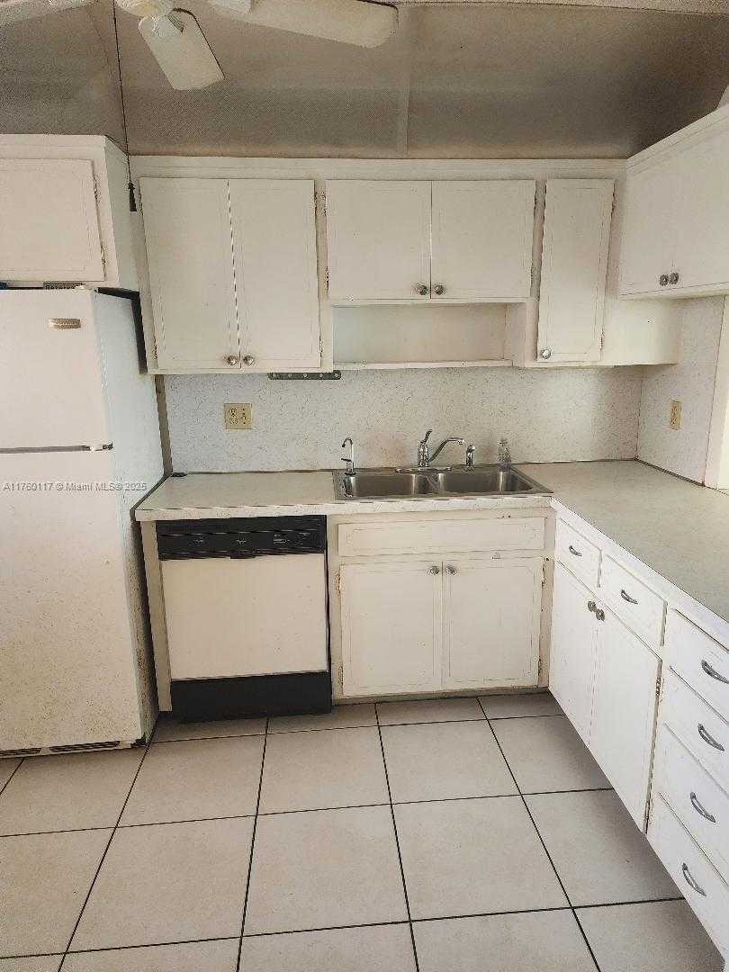 Small Image of 118 GATE RD #1-65, Hollywood Number 16