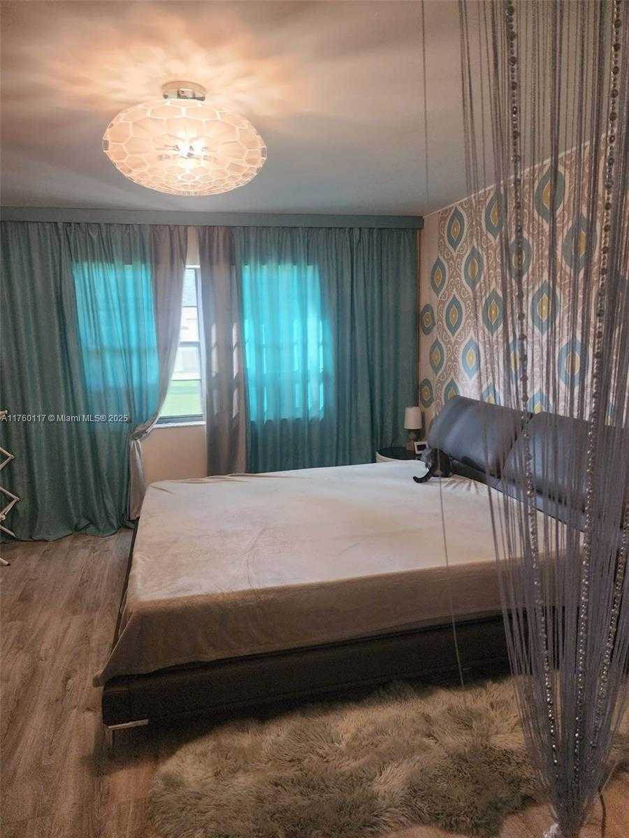 Small Image of 118 GATE RD #1-65, Hollywood Number 5