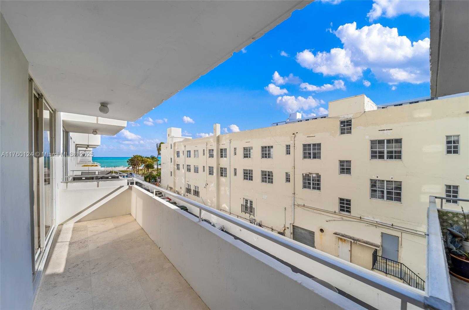 Small Image of 465 OCEAN DR #407, Miami Beach Number 19