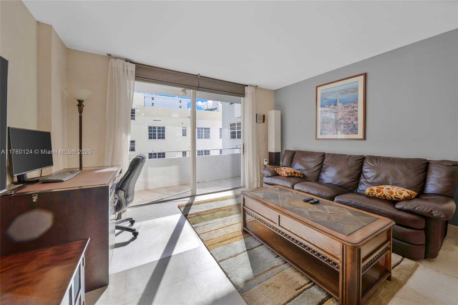 Small Image of 465 OCEAN DR #407, Miami Beach Number 2