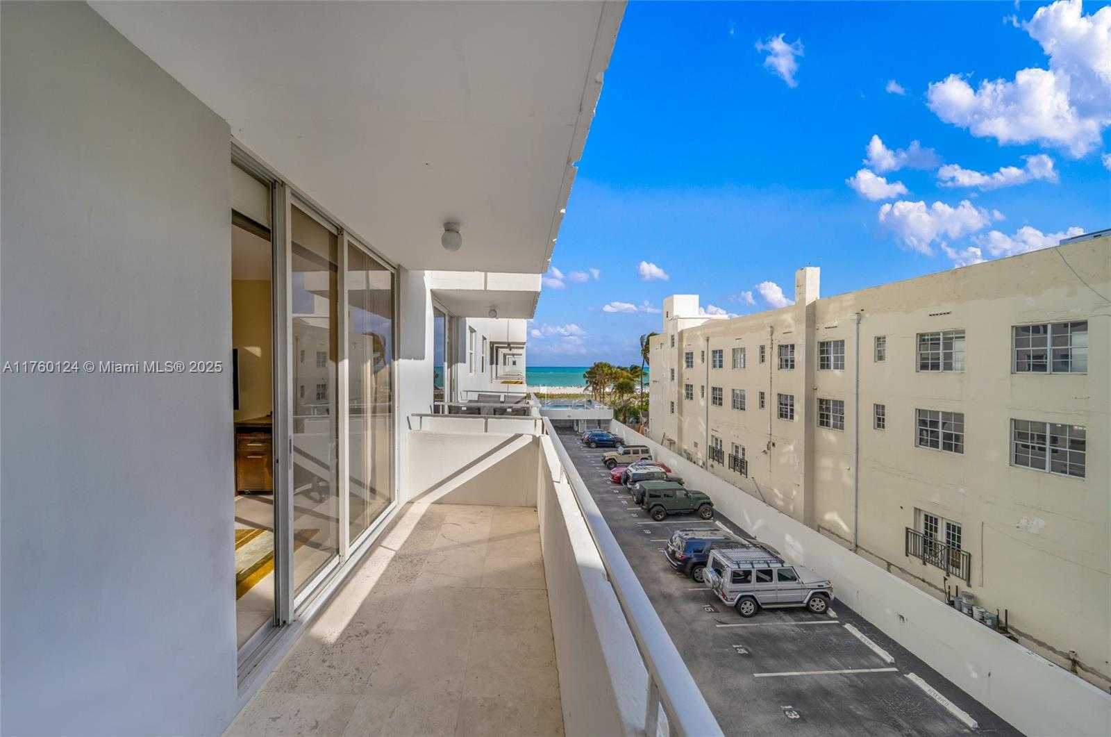 Small Image of 465 OCEAN DR #407, Miami Beach Number 20