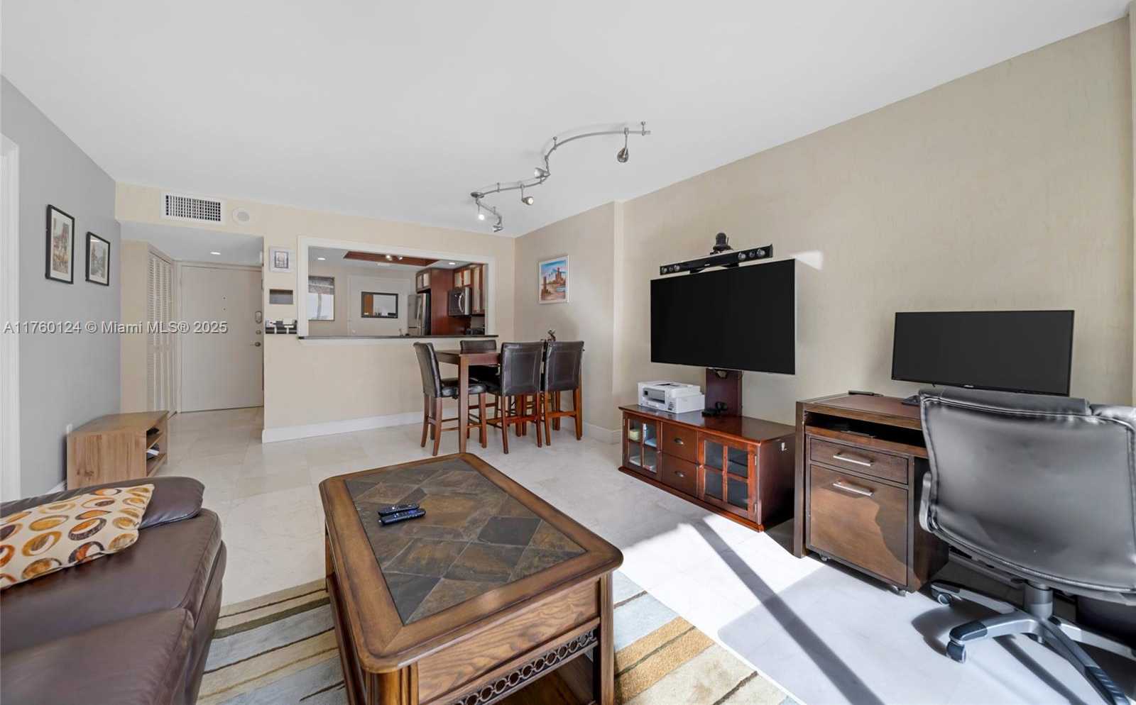 Small Image of 465 OCEAN DR #407, Miami Beach Number 5