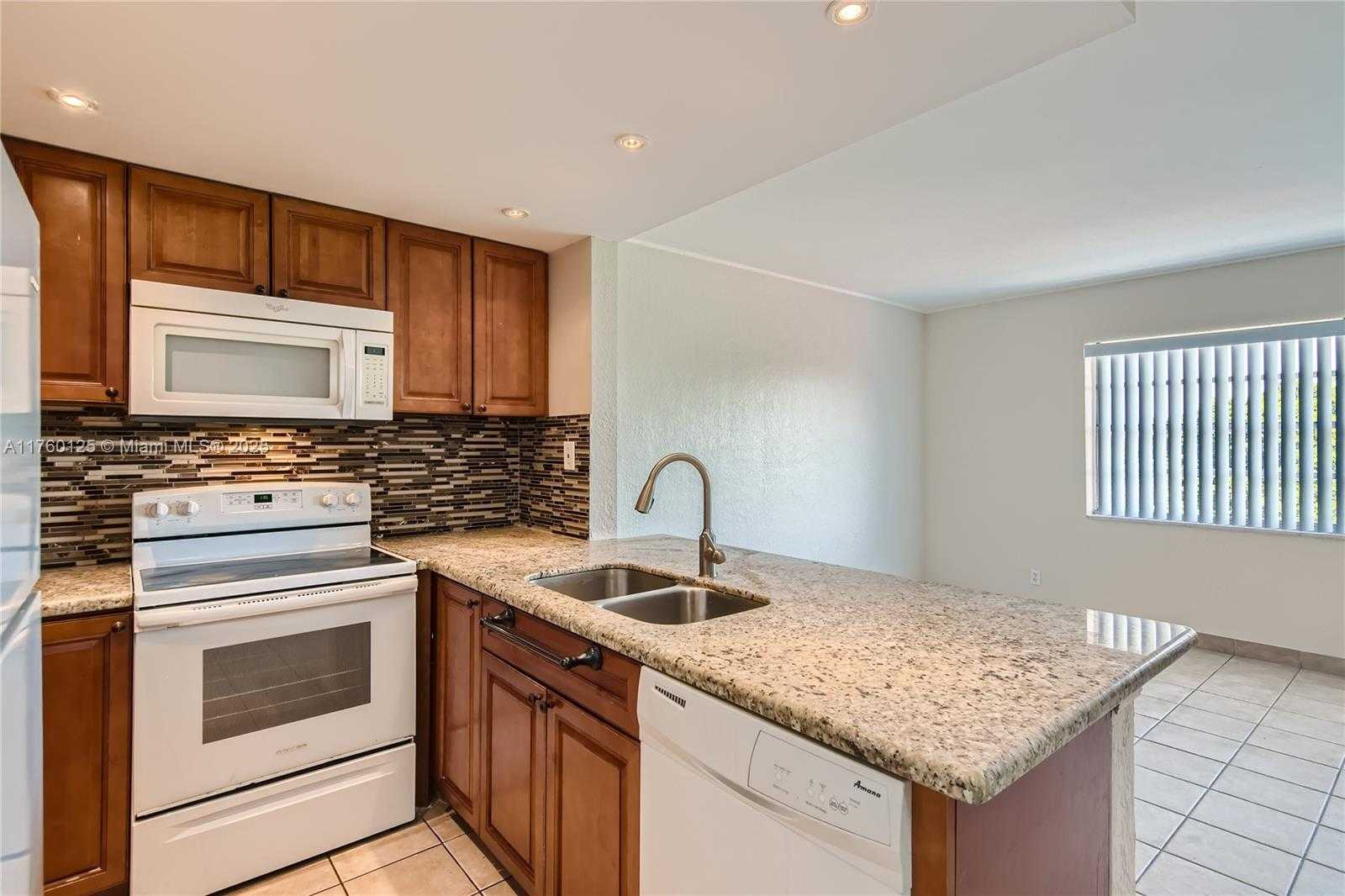 Small Image of 1855 PLUNKETT ST #406, Hollywood Number 2
