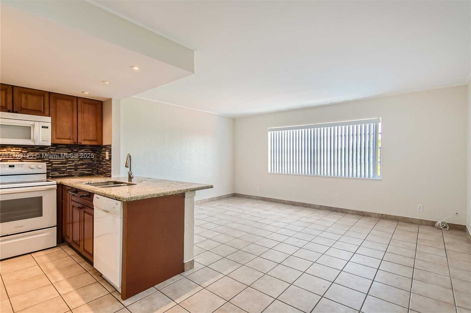 Small Image of 1855 PLUNKETT ST #406, Hollywood Number 4