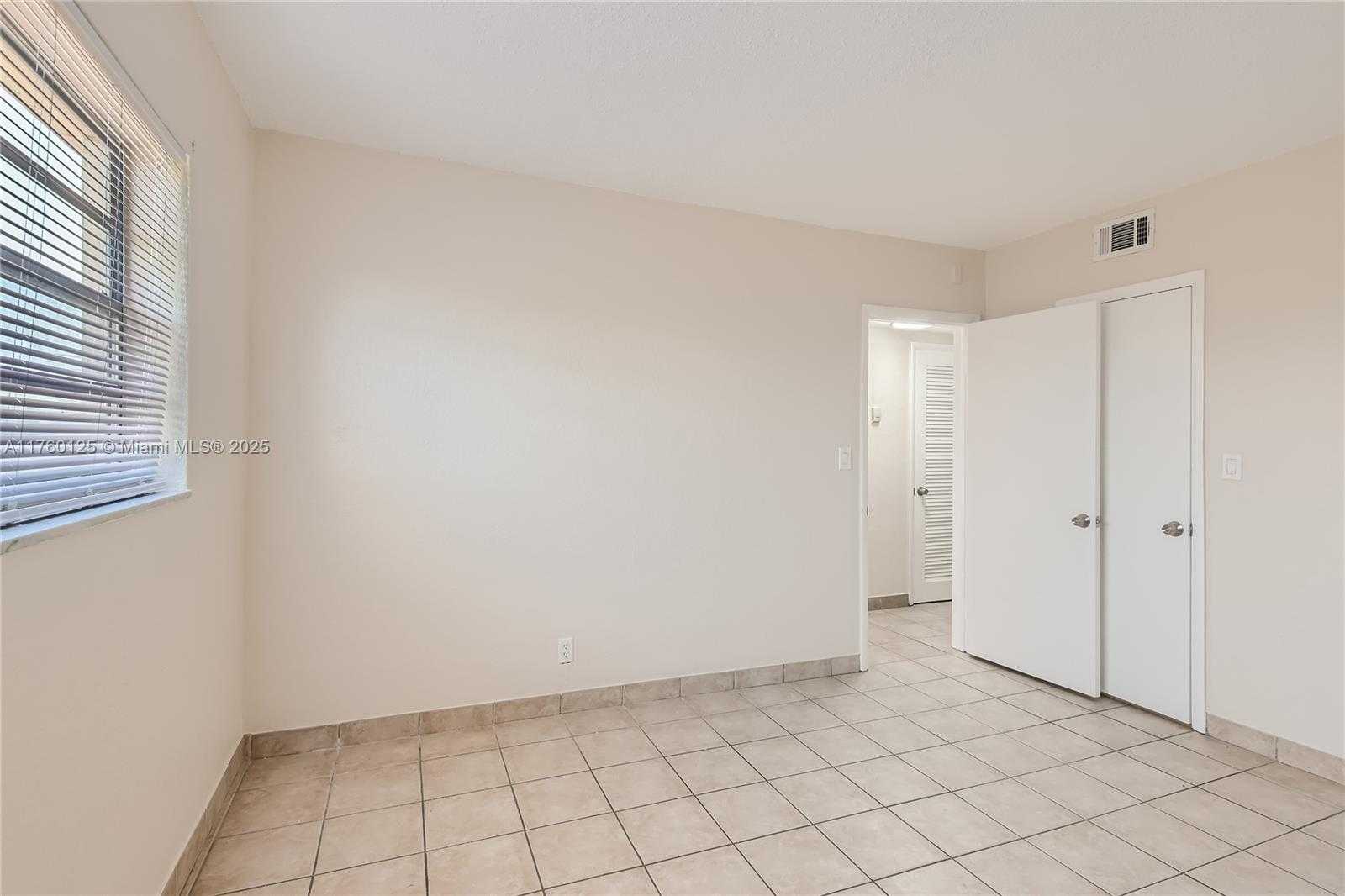 Small Image of 1855 PLUNKETT ST #406, Hollywood Number 8