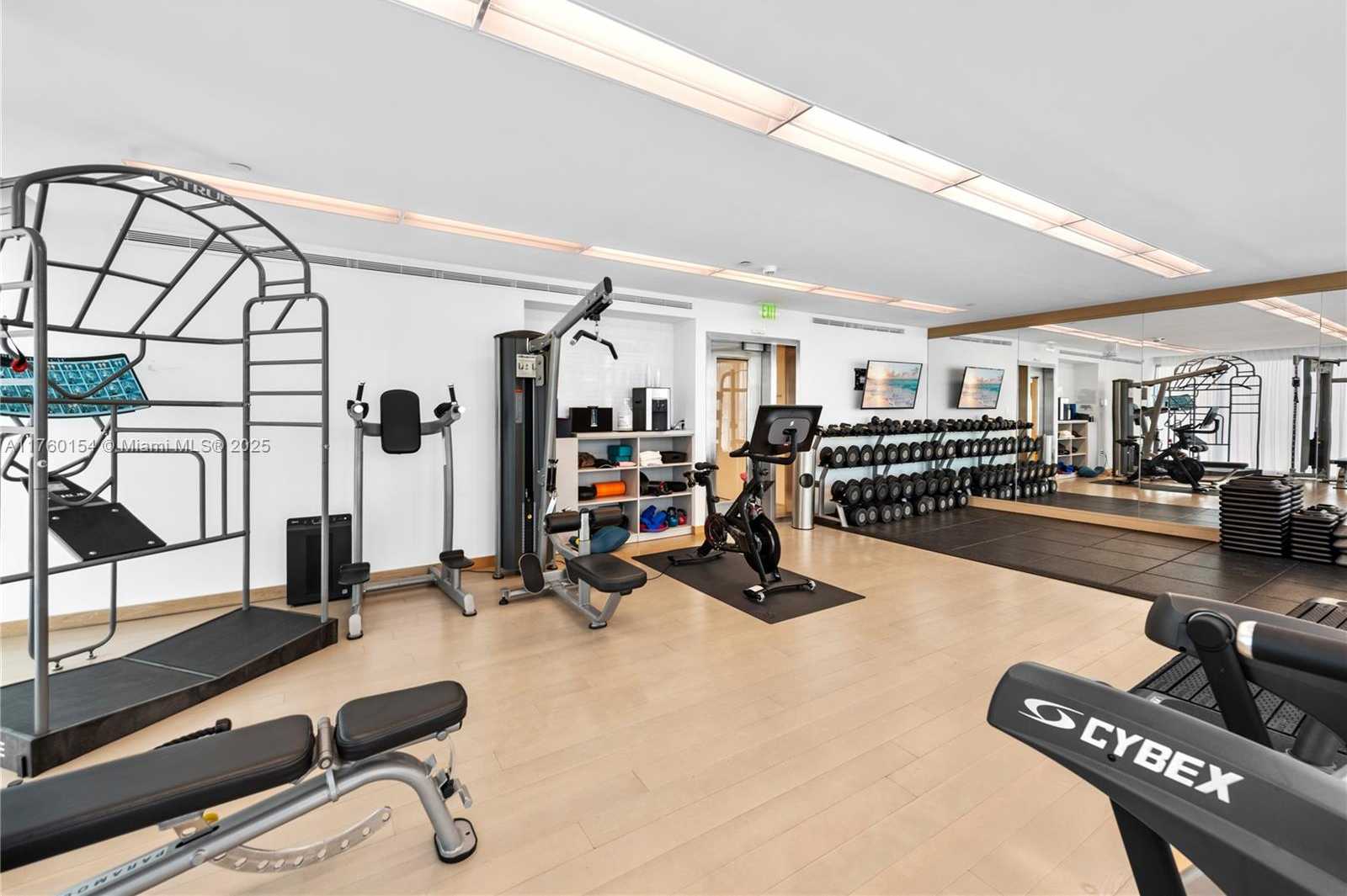 Small Image of 321 OCEAN DR #200, Miami Beach Number 76