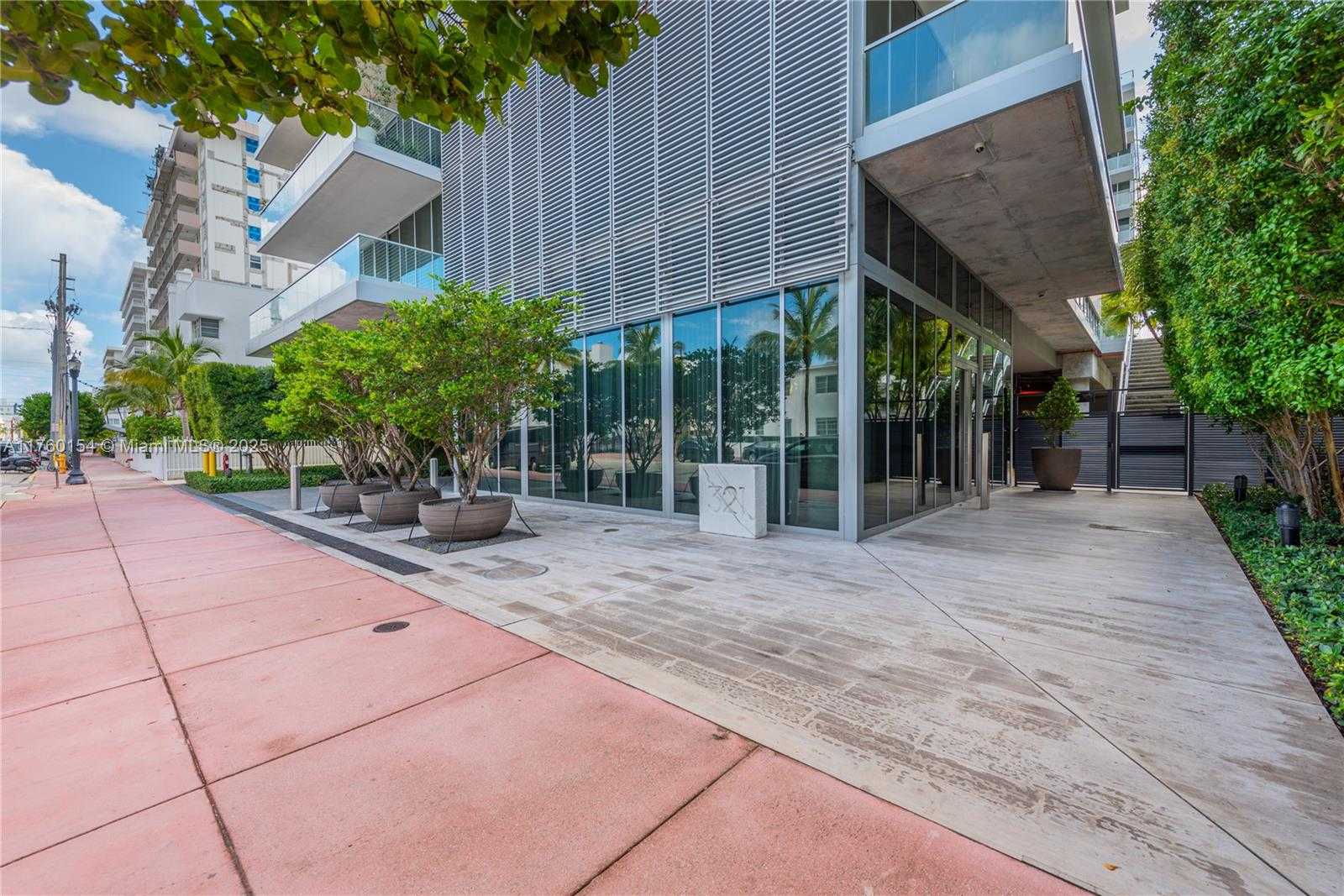 Small Image of 321 OCEAN DR #200, Miami Beach Number 85