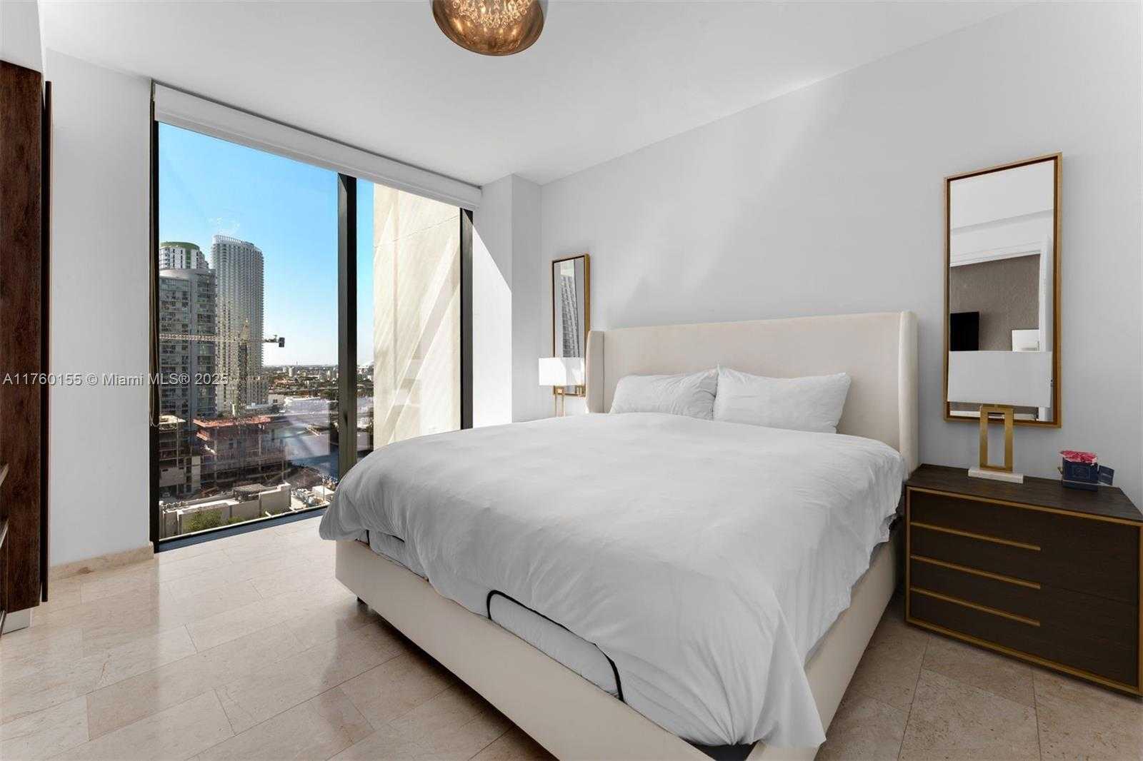 Small Image of 68 SOUTH EAST 6TH ST #1404, Miami Number 11