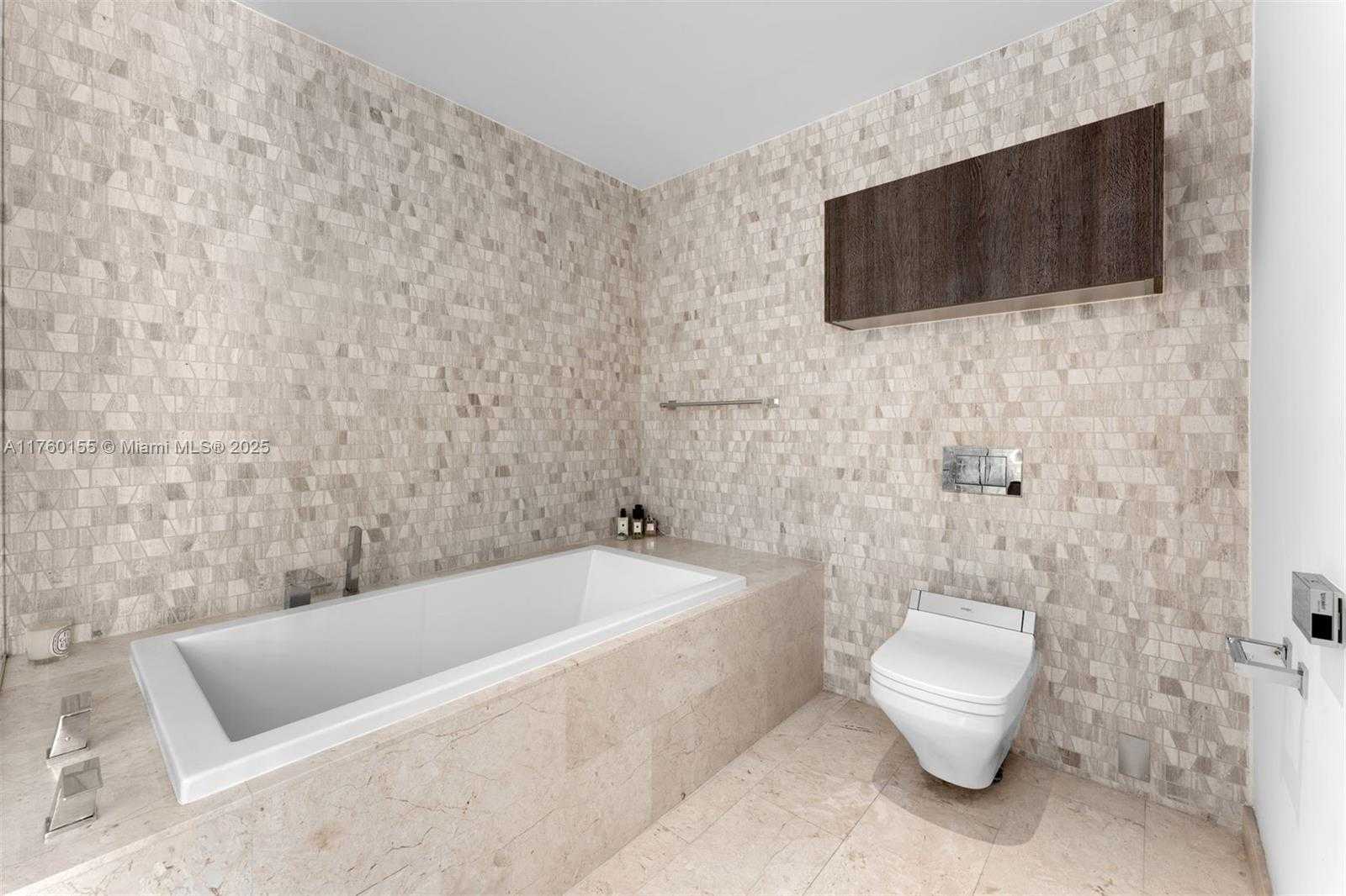 Small Image of 68 SOUTH EAST 6TH ST #1404, Miami Number 14